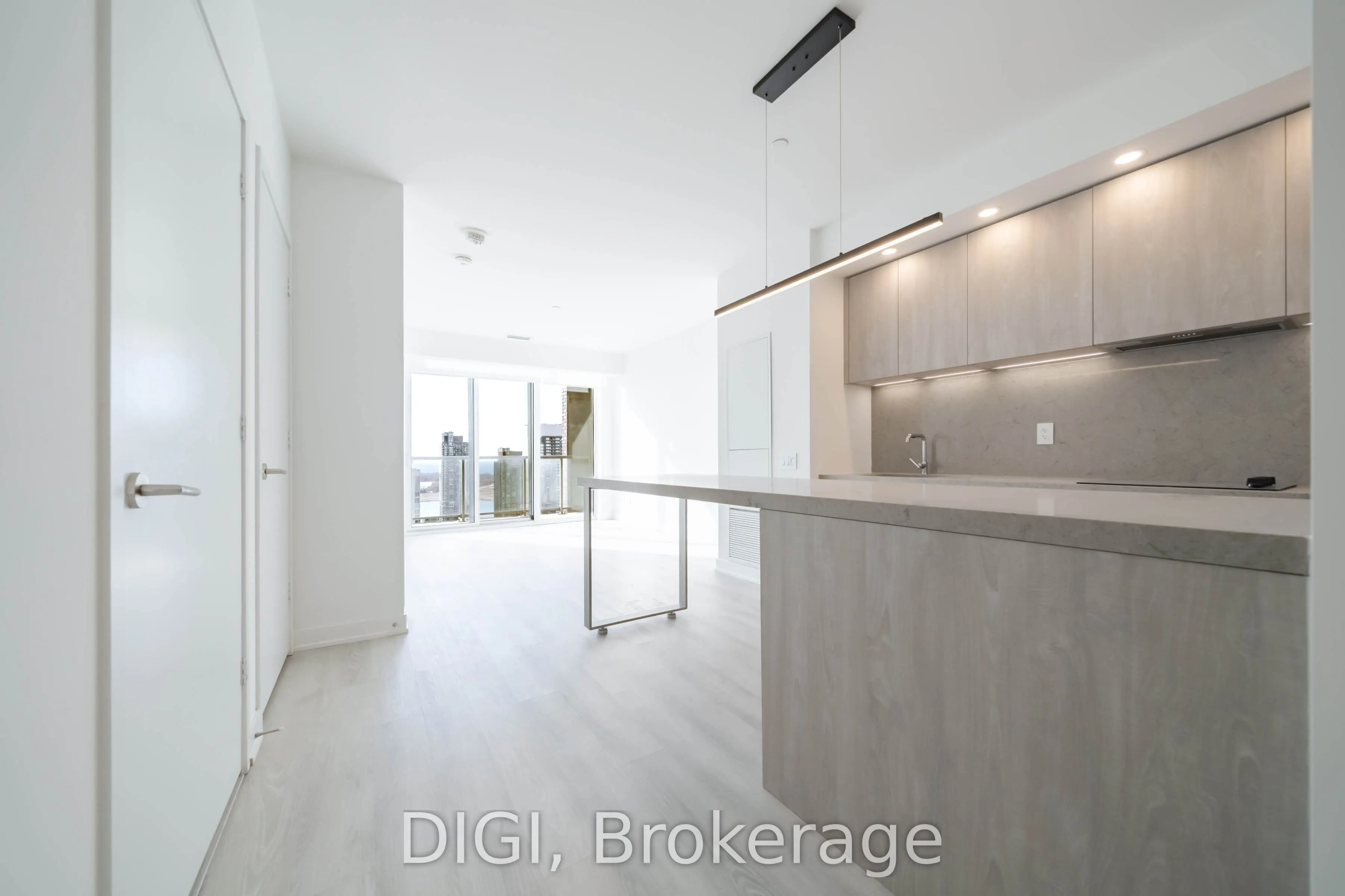 57 Spadina Avenue #2204