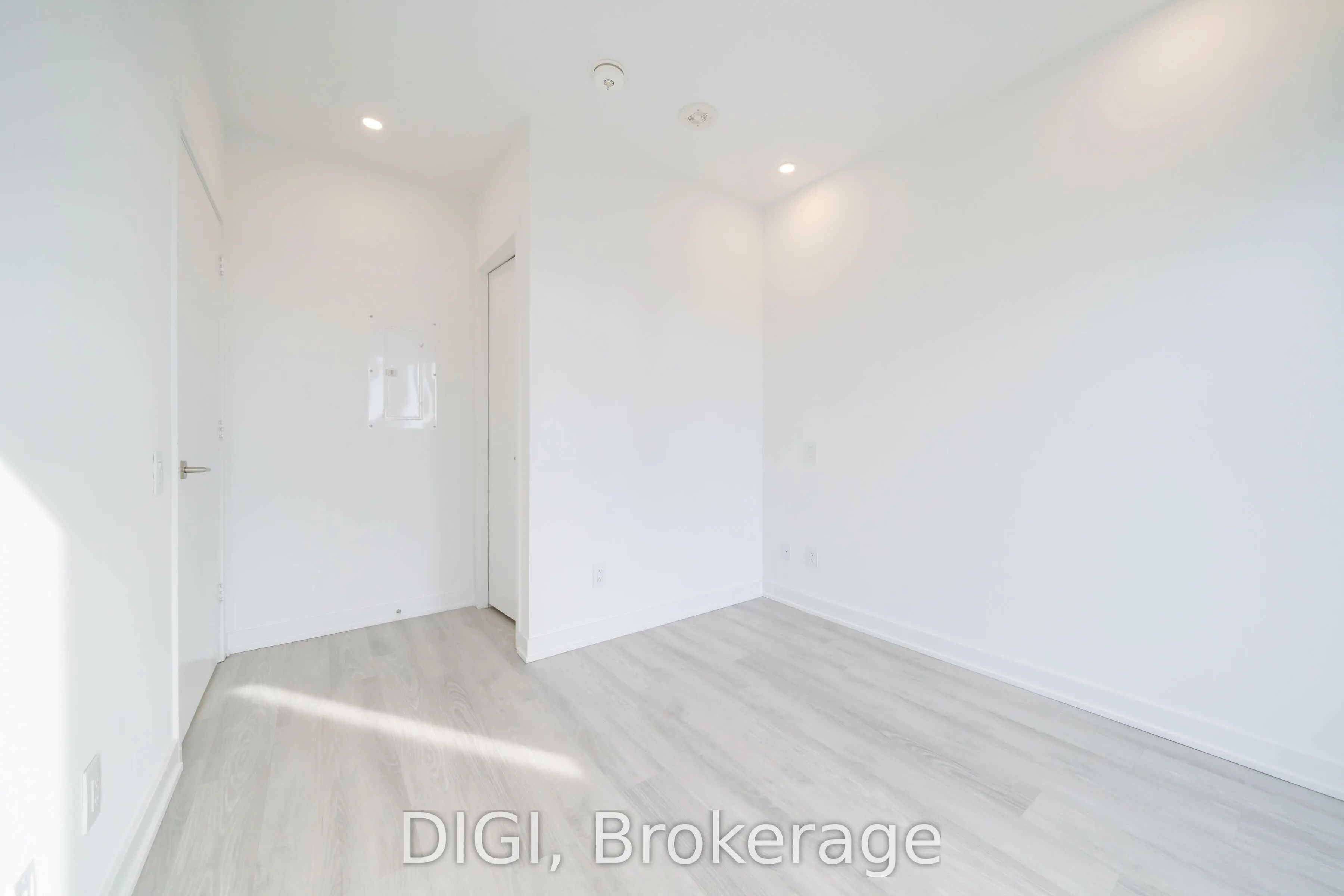 57 Spadina Avenue #2204