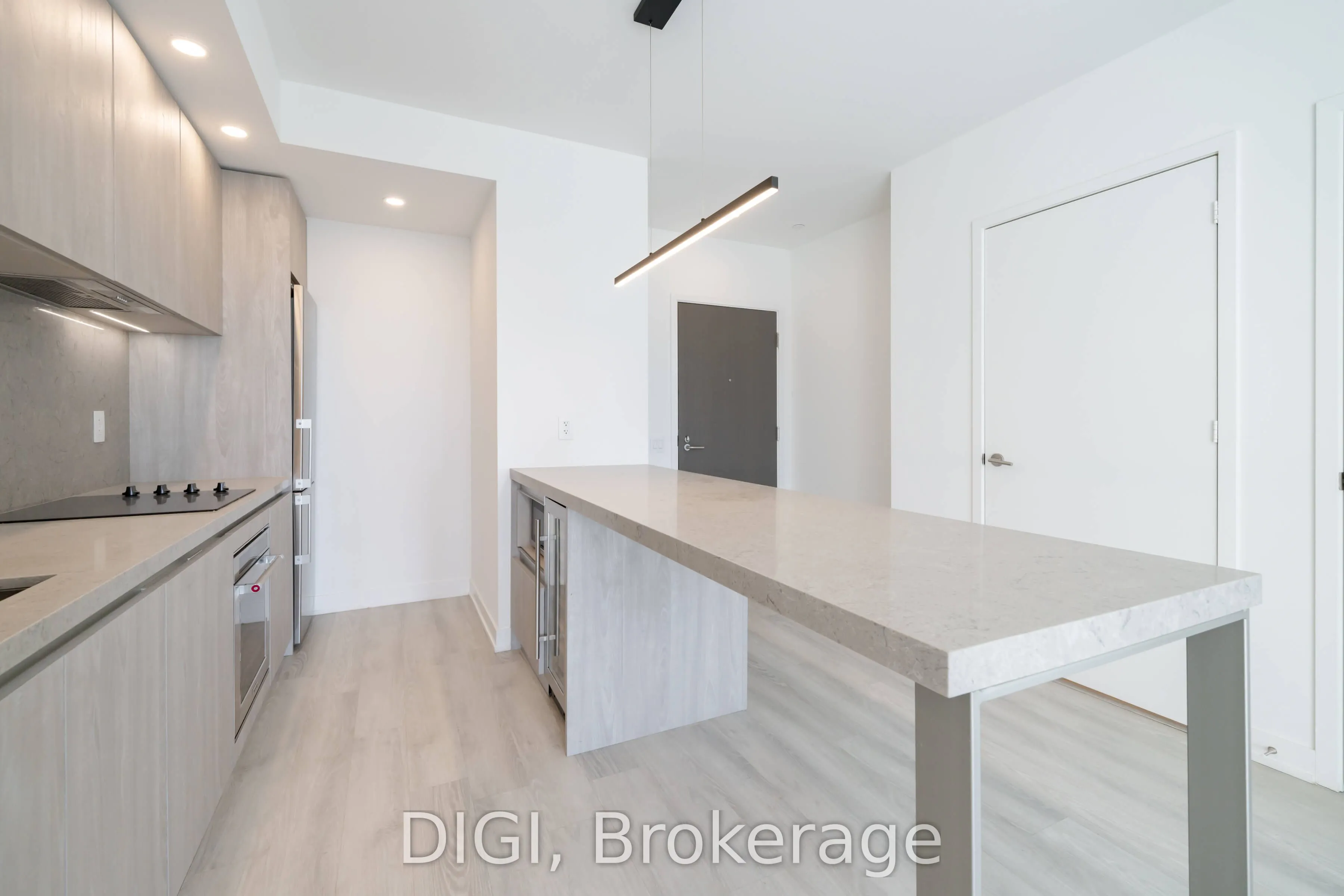 57 Spadina Avenue #2204
