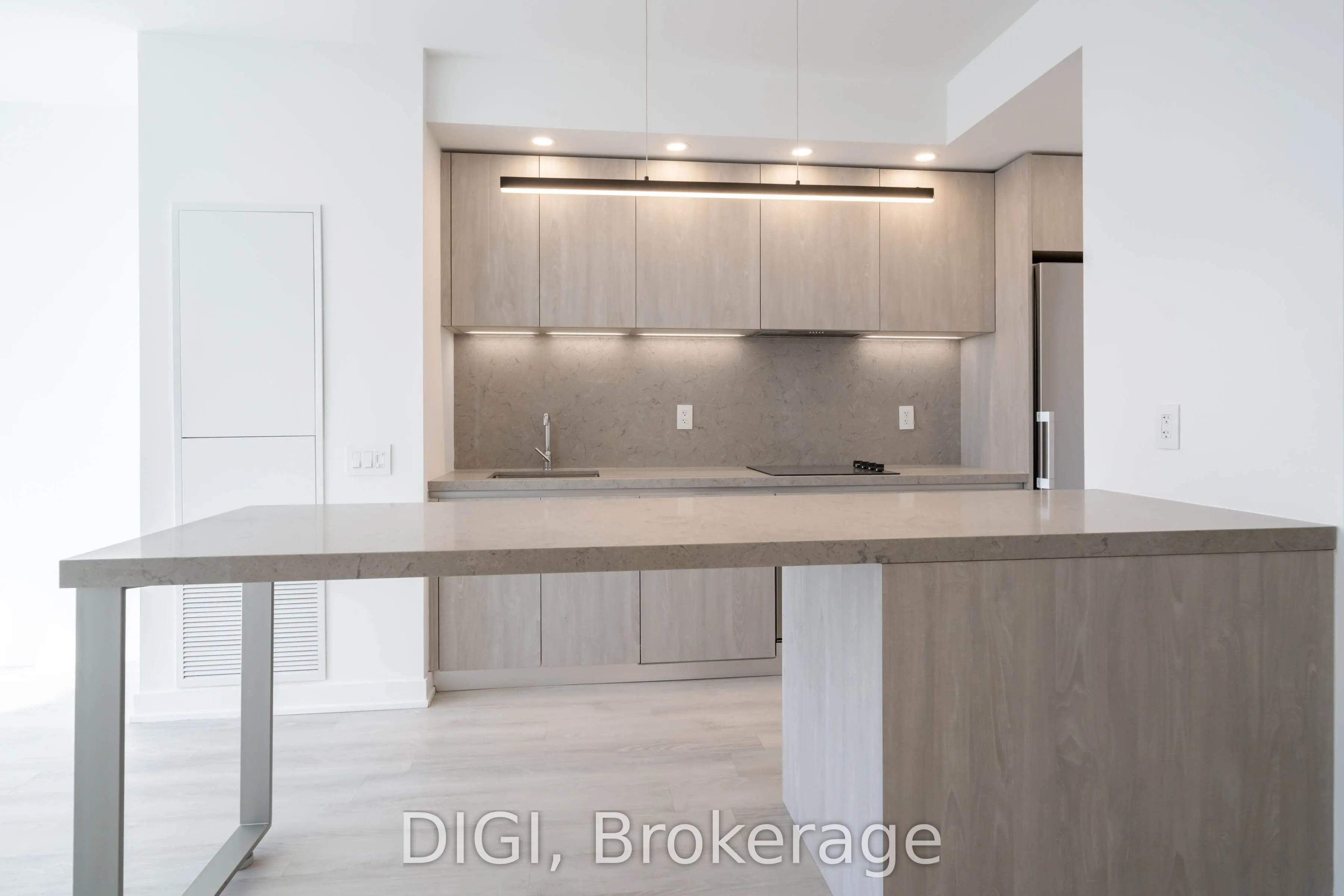 57 Spadina Avenue #2204