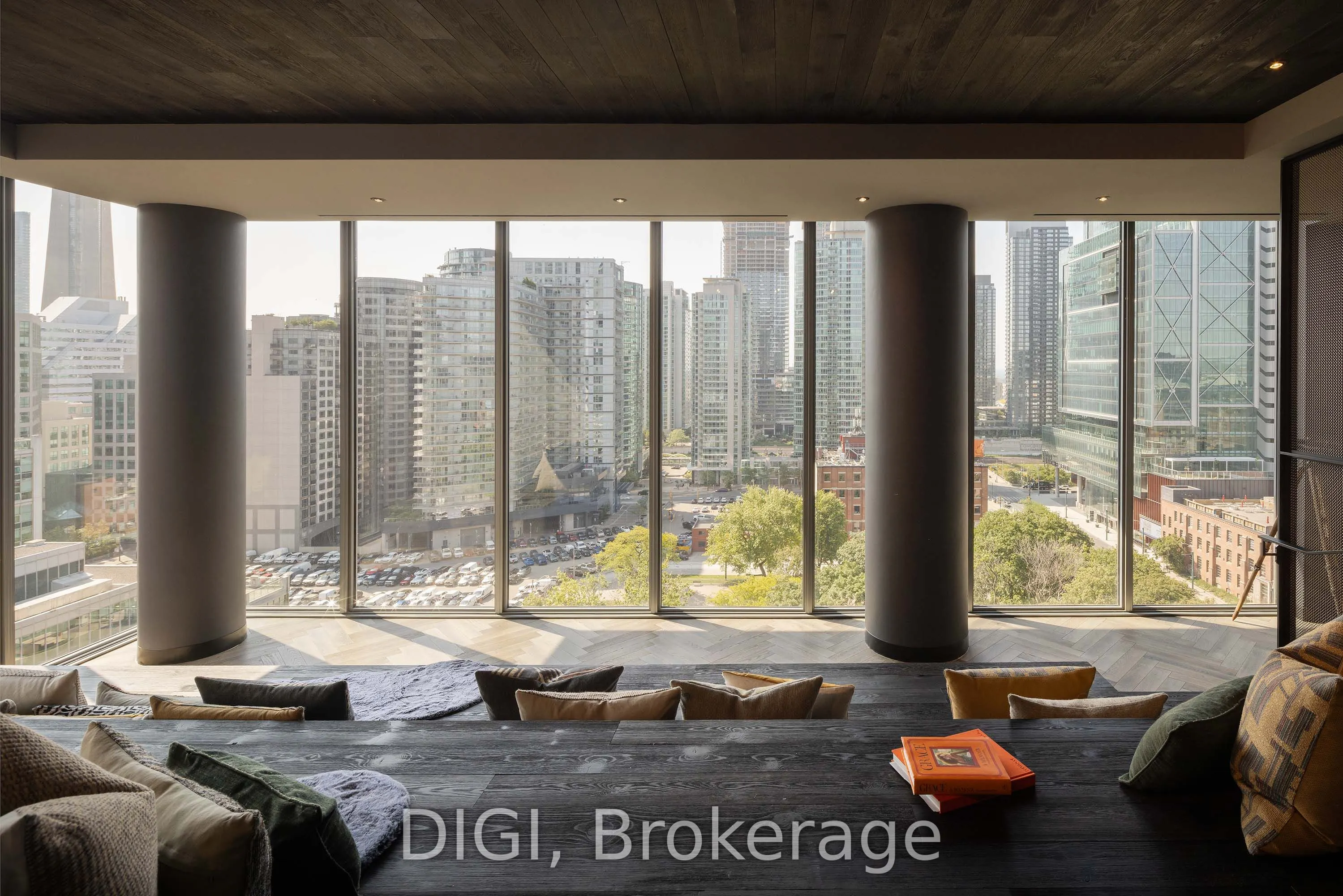 57 Spadina Avenue #2204