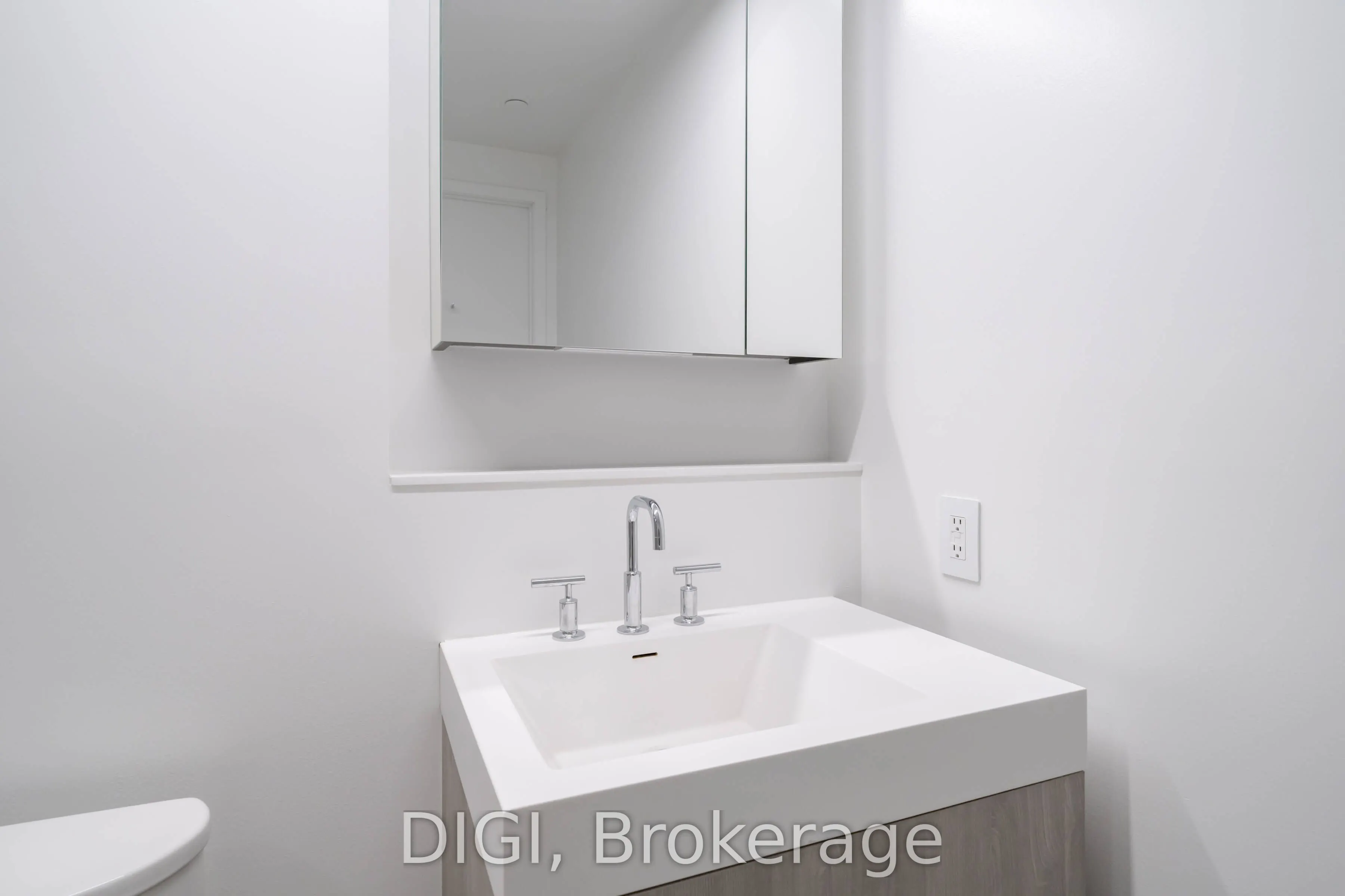57 Spadina Avenue #2204