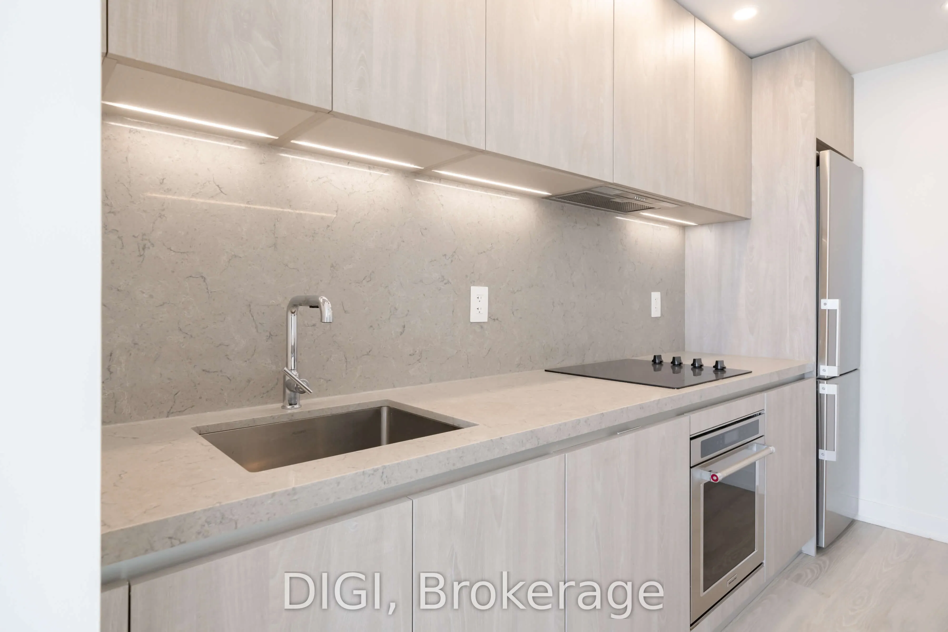 57 Spadina Avenue #2204