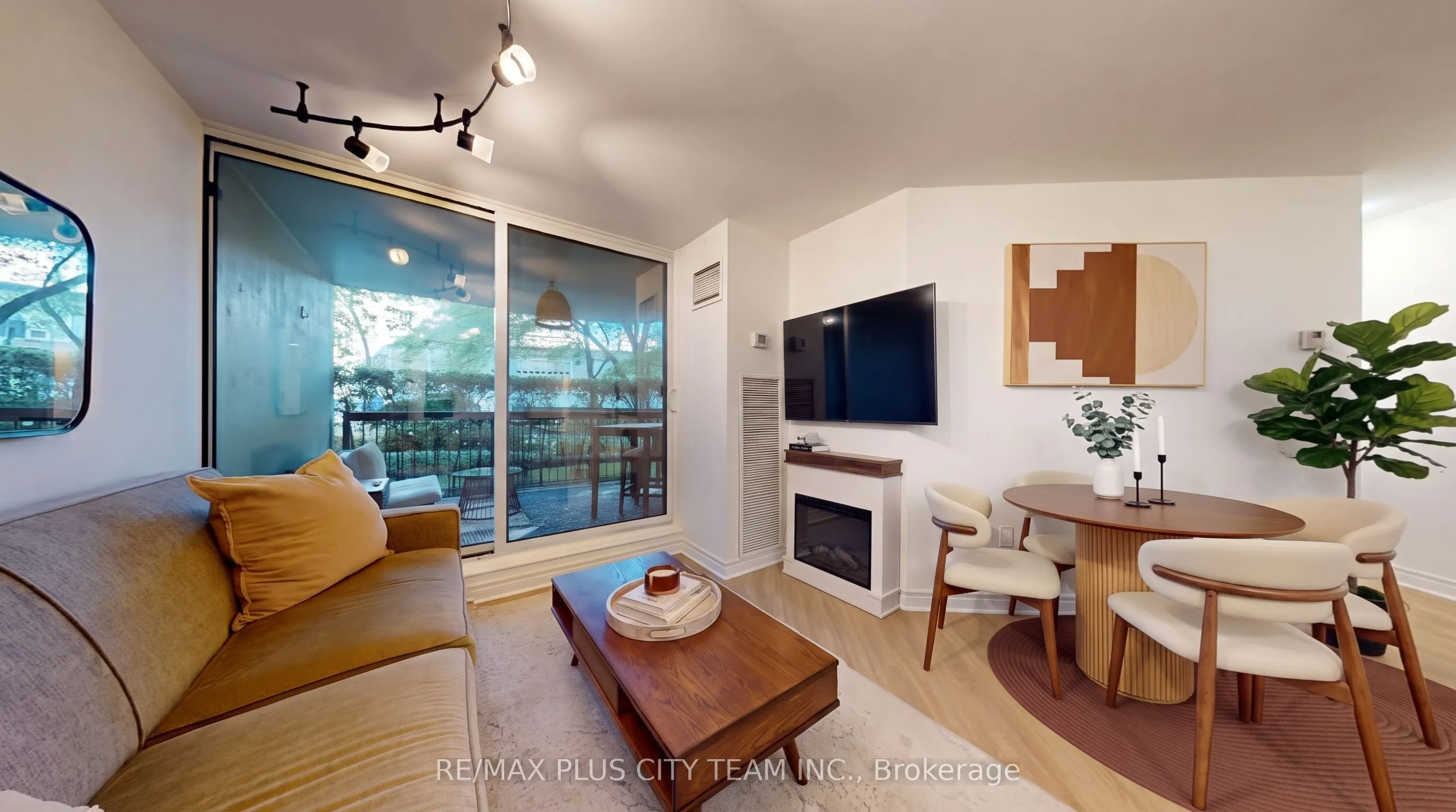 77 Maitland Place #123