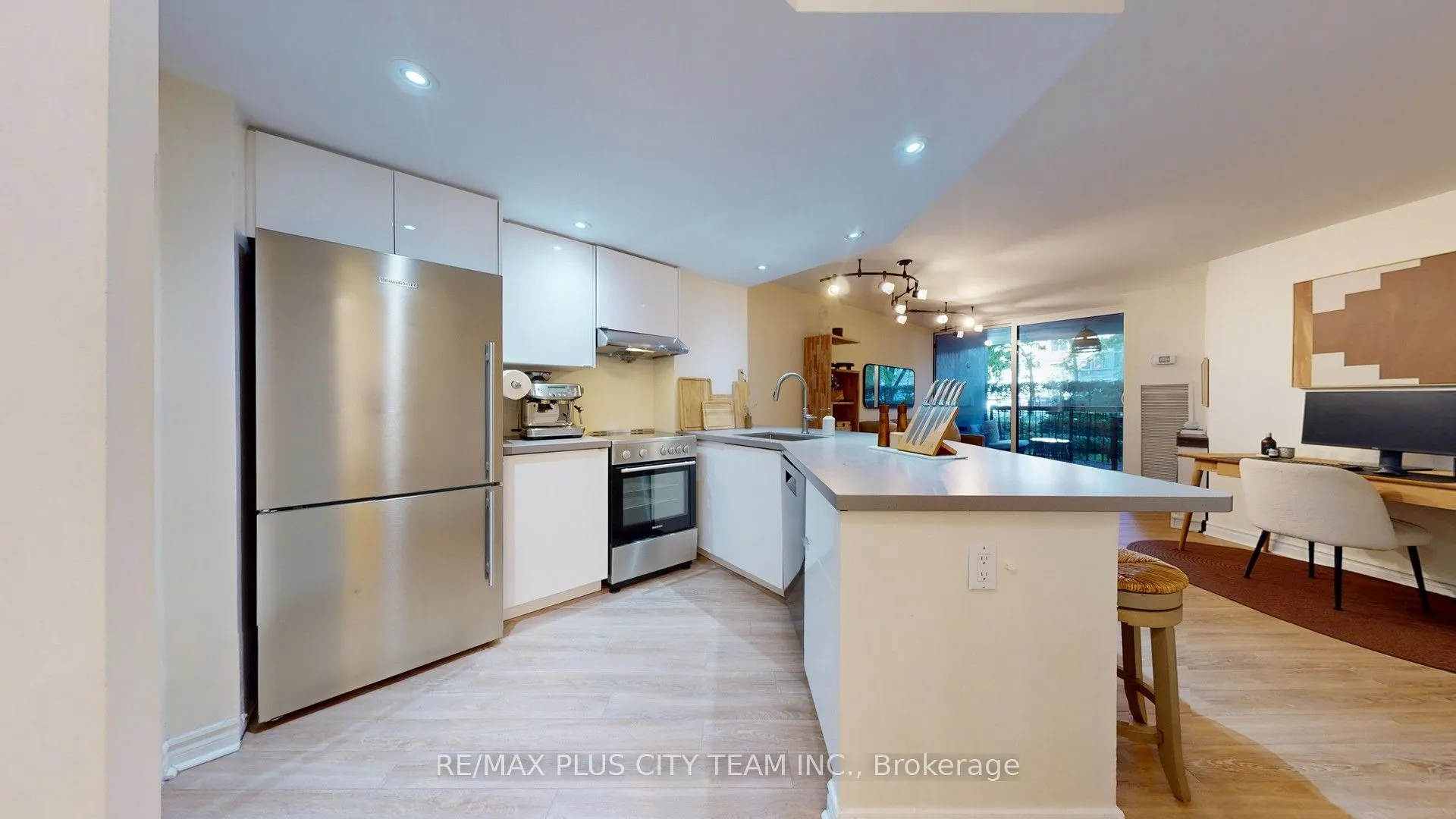 77 Maitland Place #123