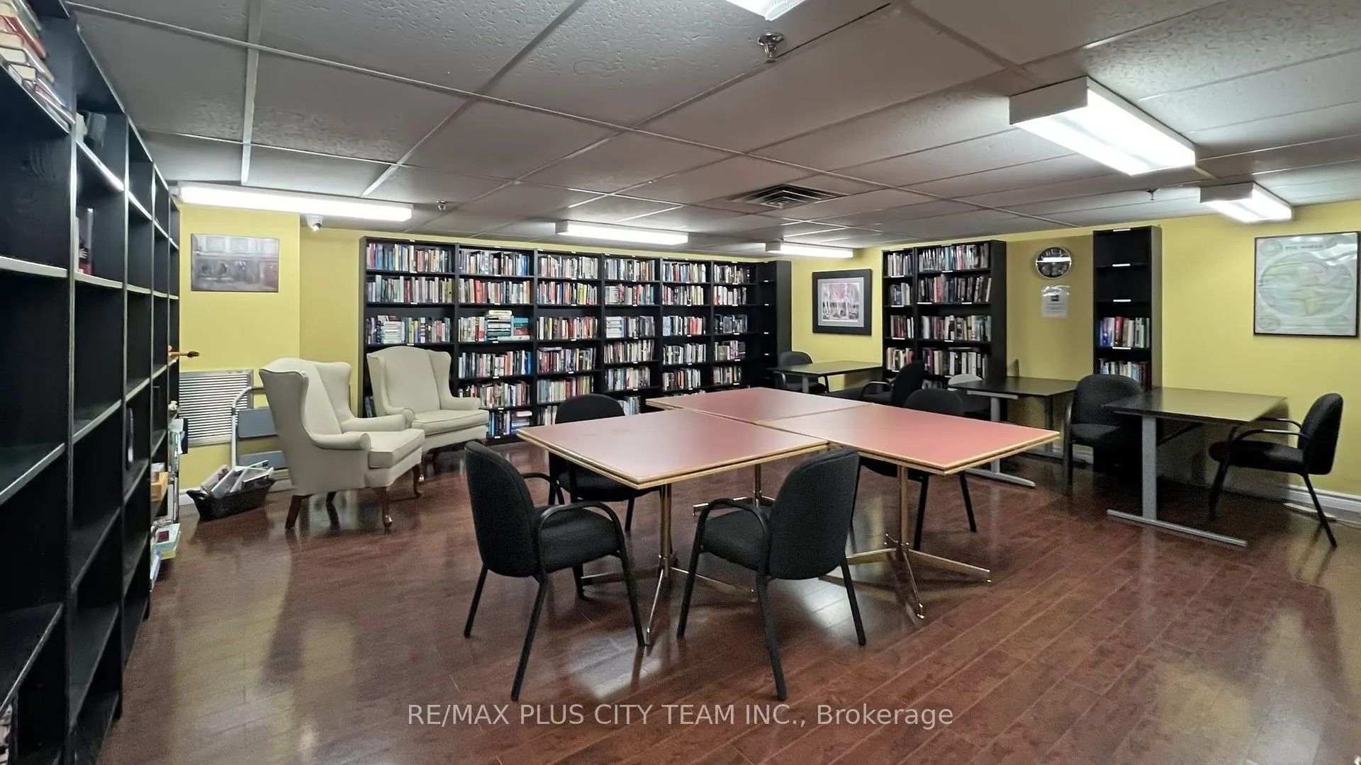 77 Maitland Place #123