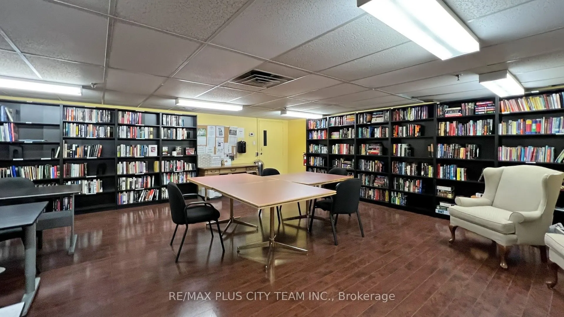 77 Maitland Place #123