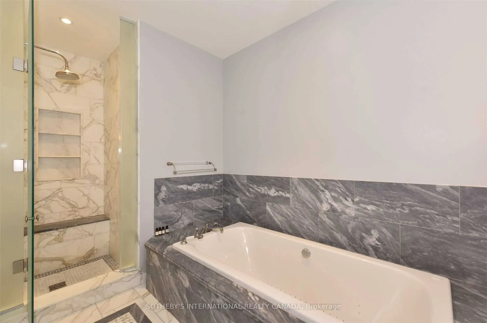 1 St. Thomas Street #6D