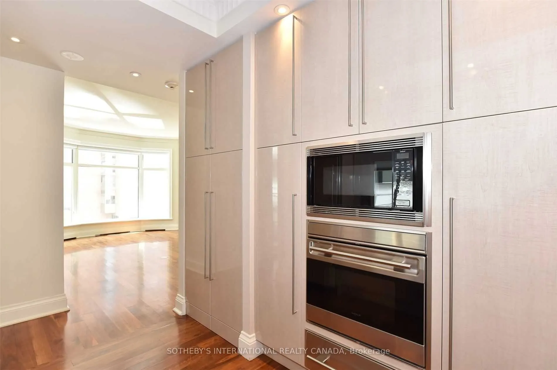 1 St. Thomas Street #6D