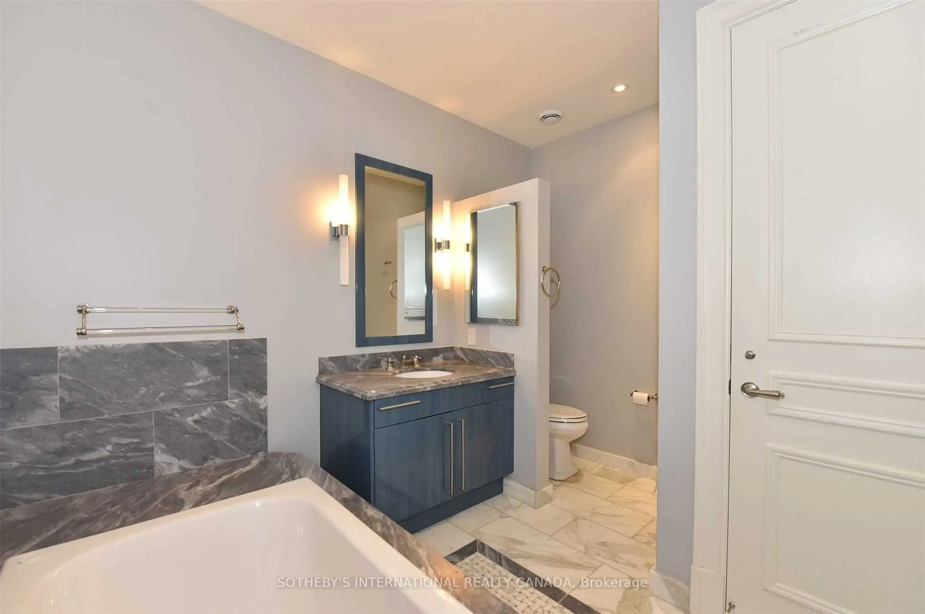 1 St. Thomas Street #6D