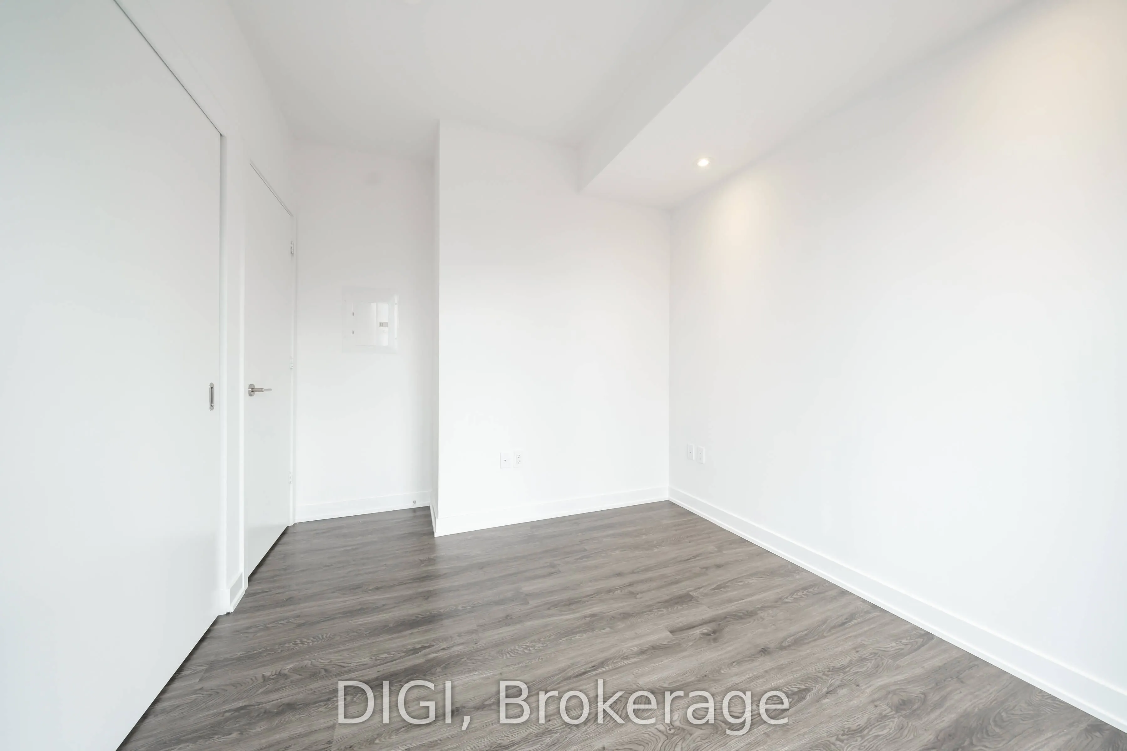 8 Gloucester Street #3004