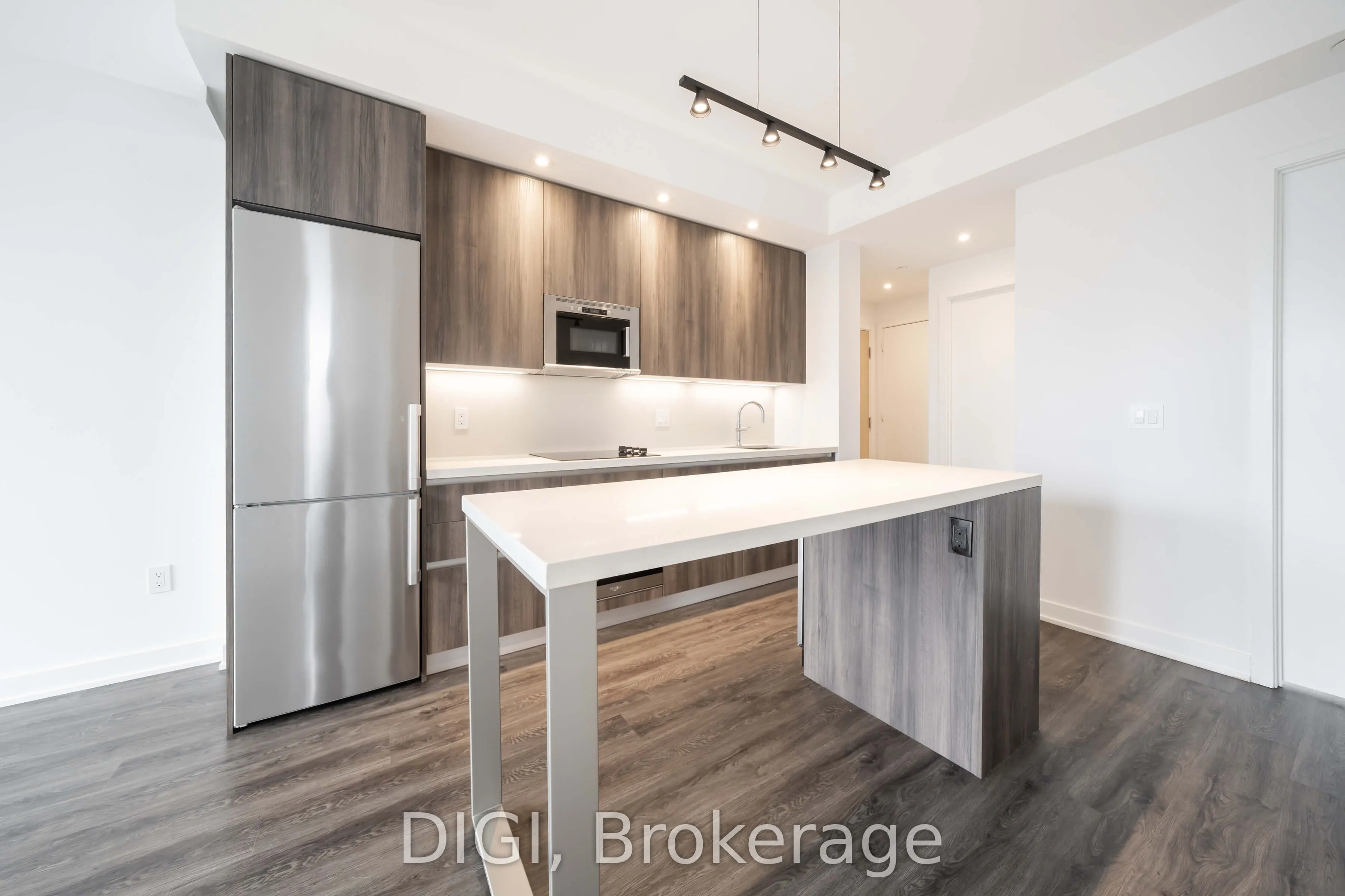 8 Gloucester Street #3004