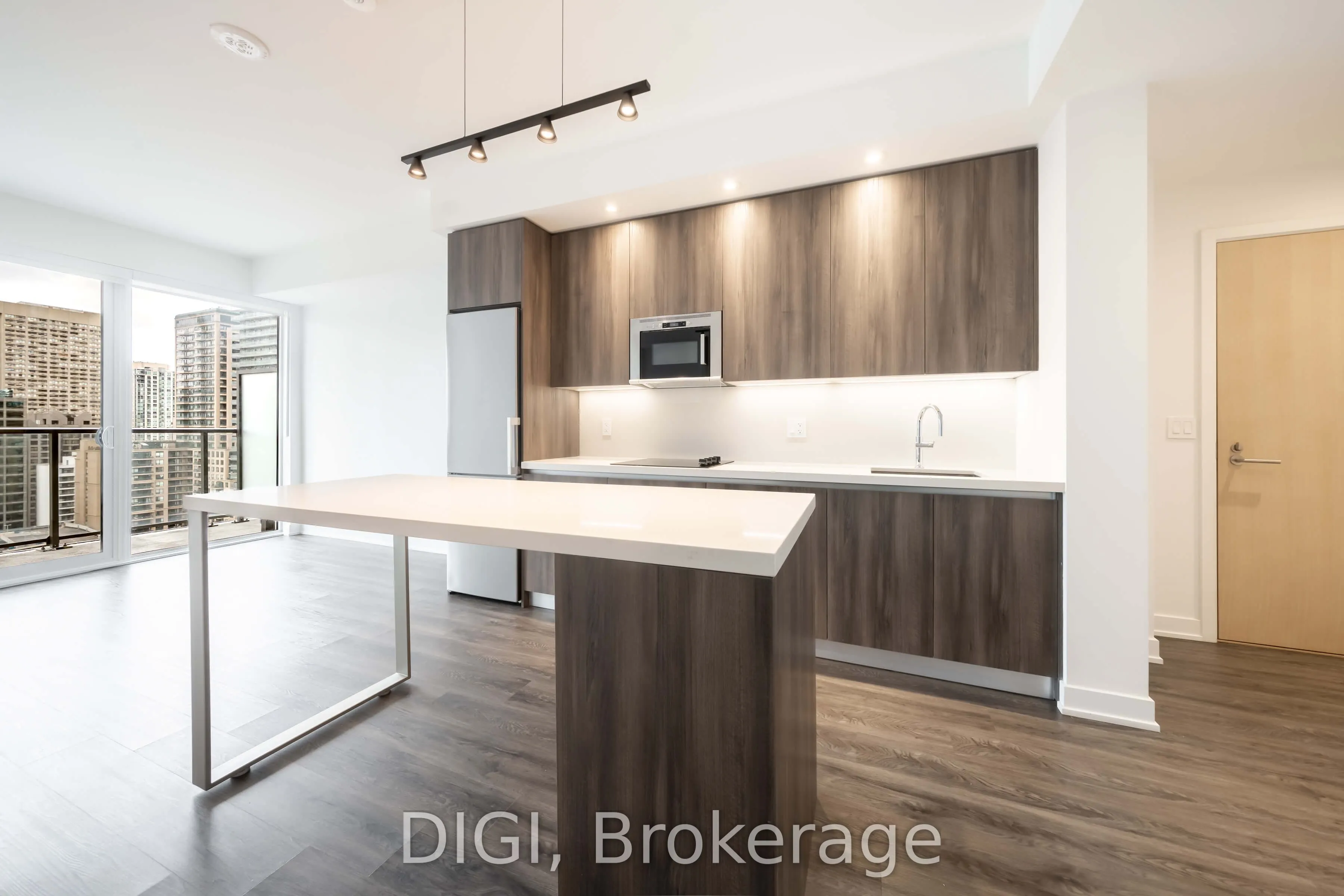 8 Gloucester Street #3004