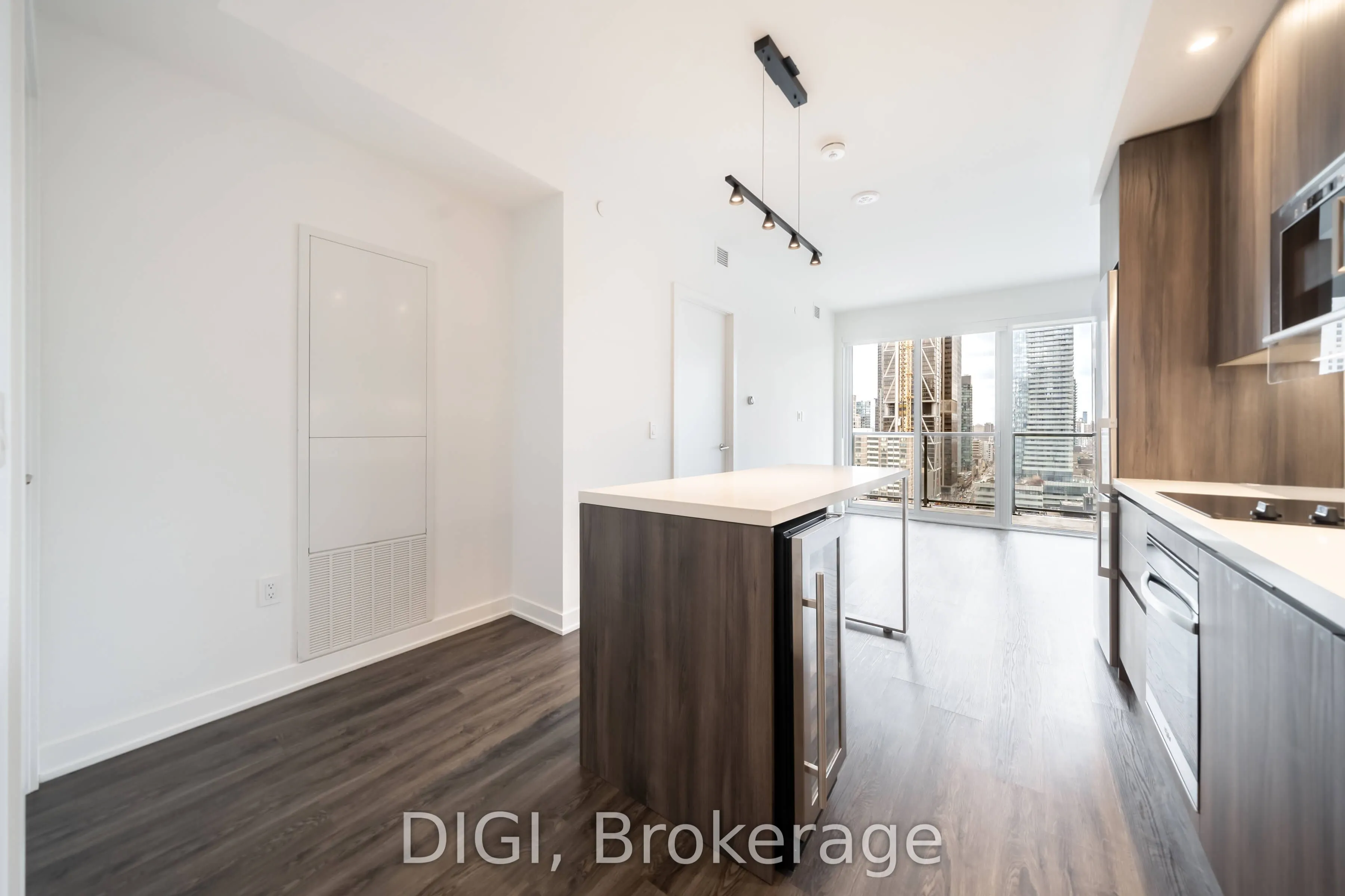 8 Gloucester Street #3004