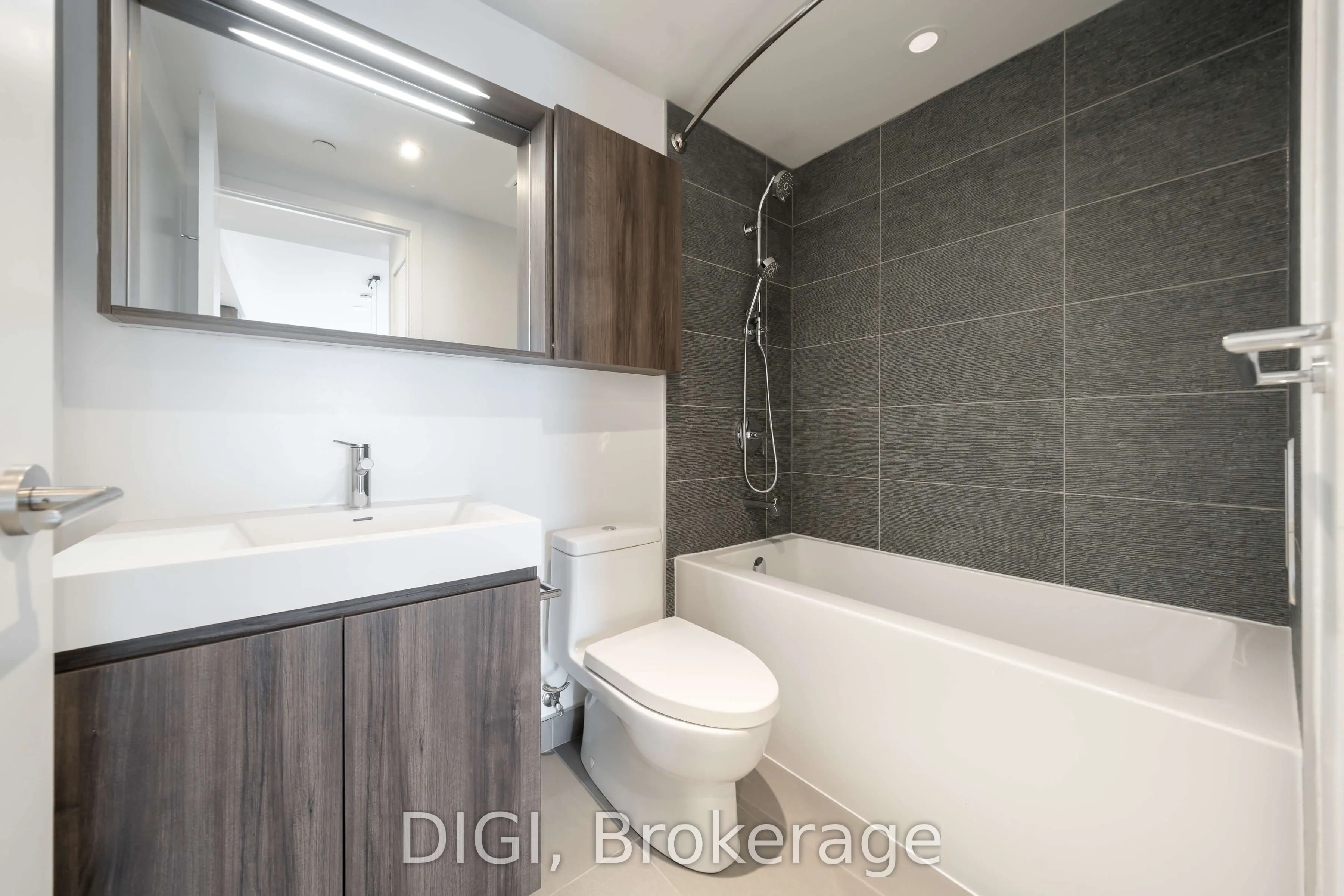 8 Gloucester Street #3004