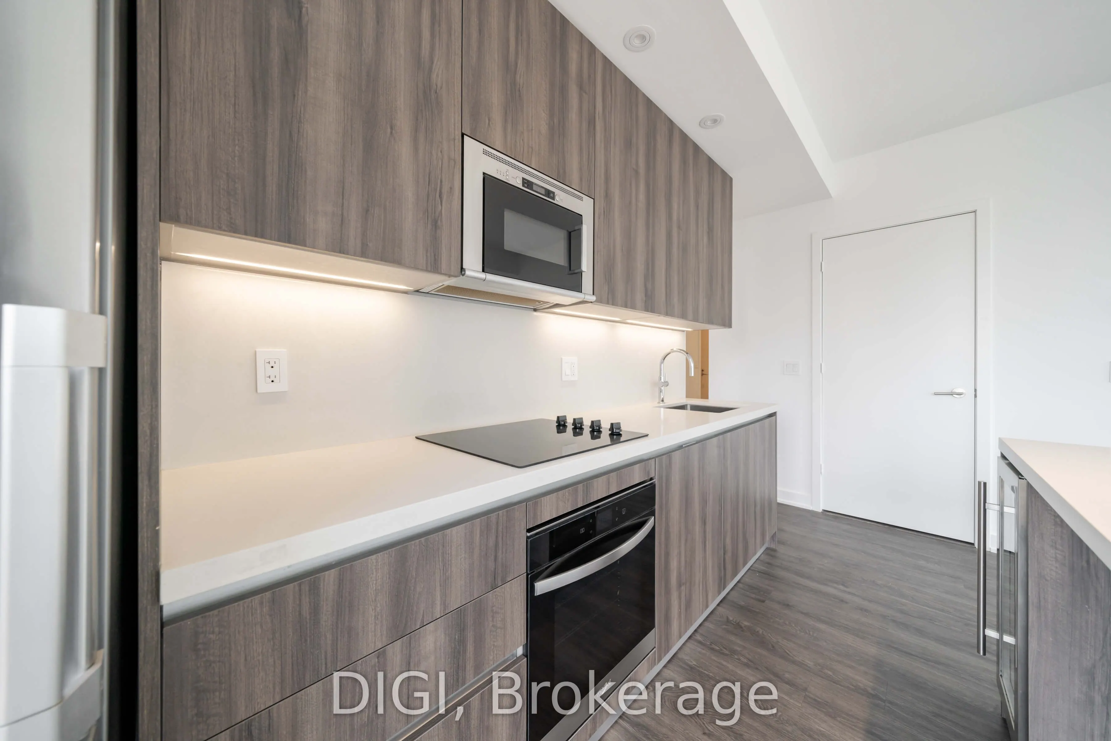8 Gloucester Street #2406