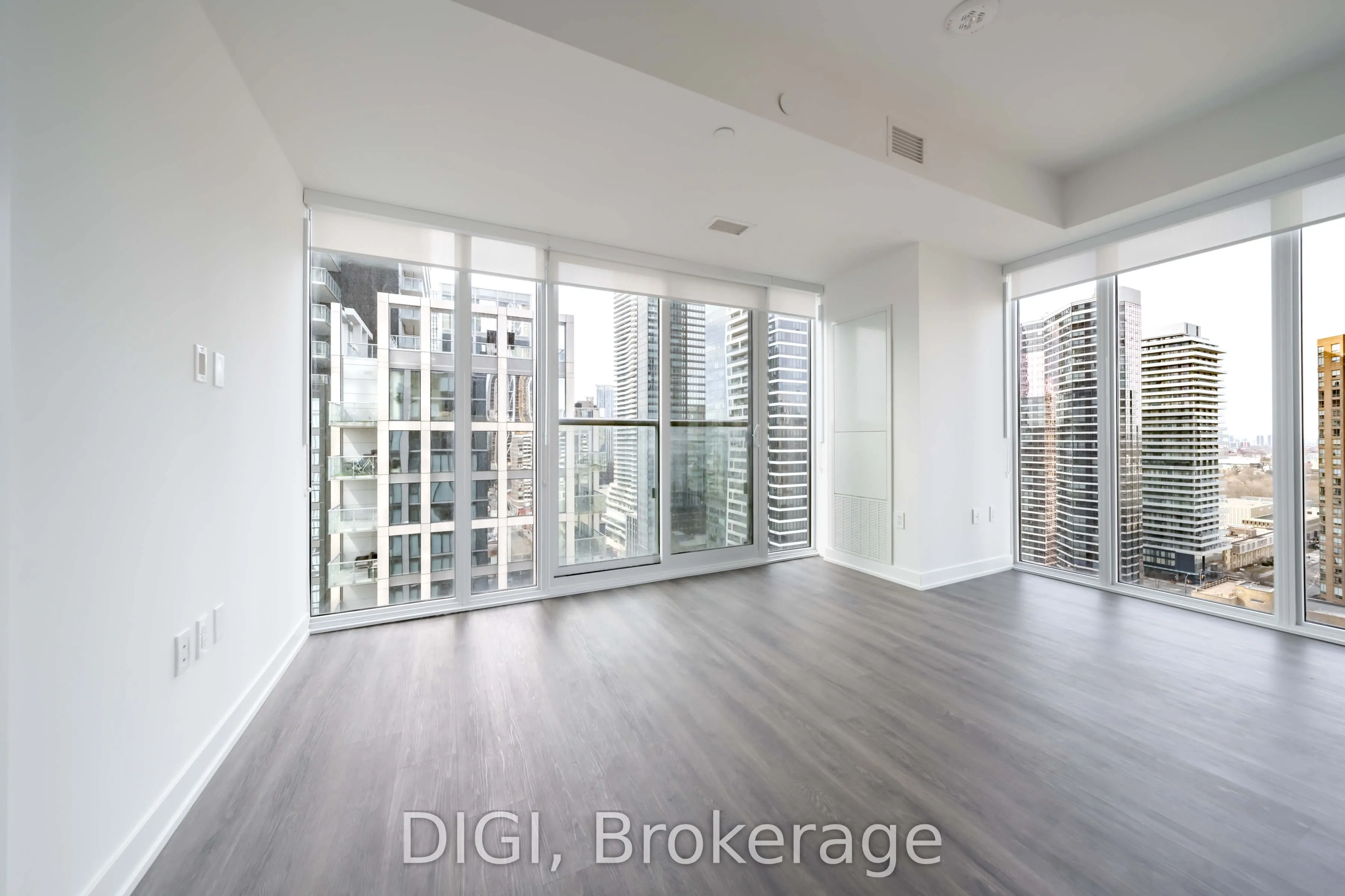 8 Gloucester Street #2406