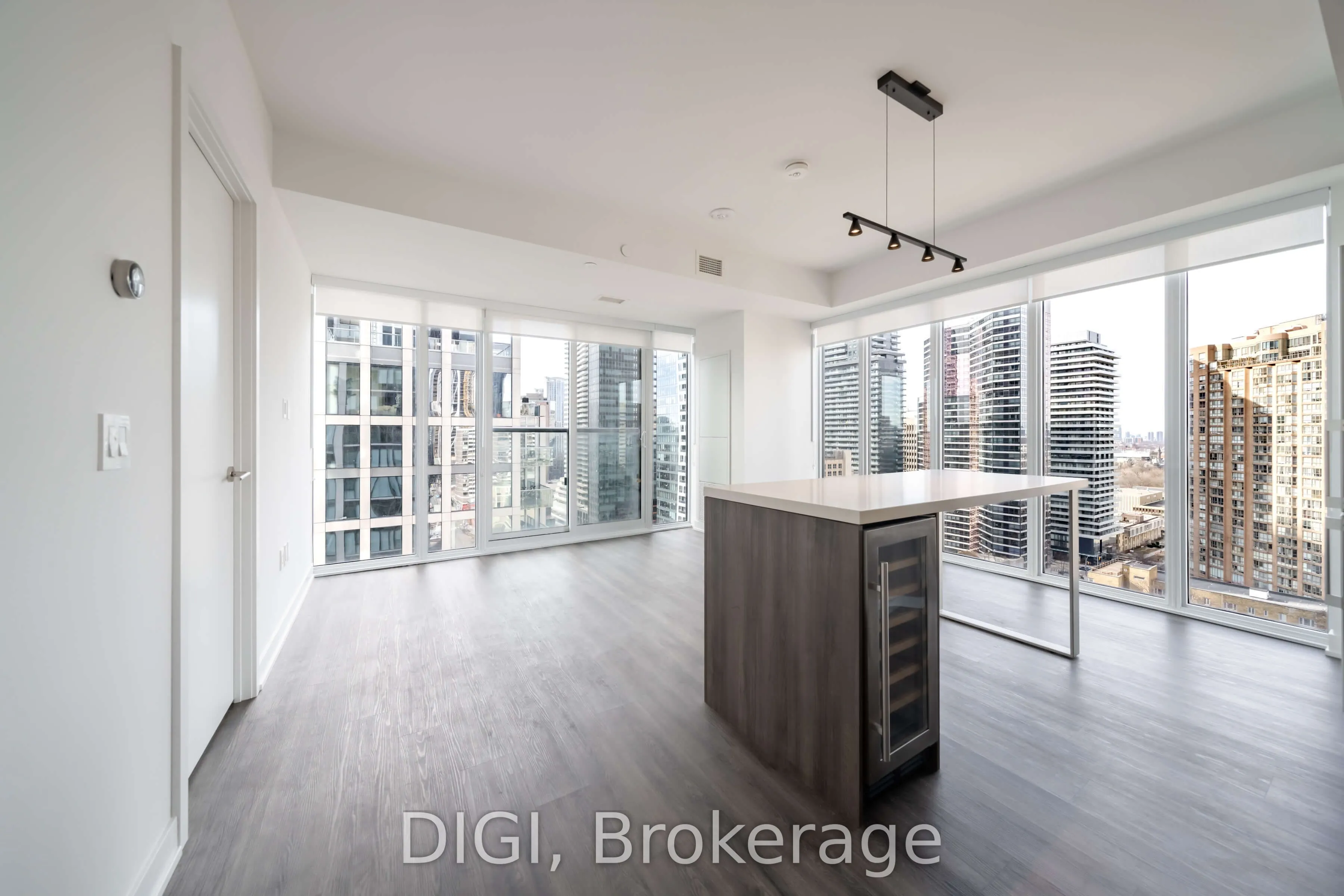 8 Gloucester Street #2406