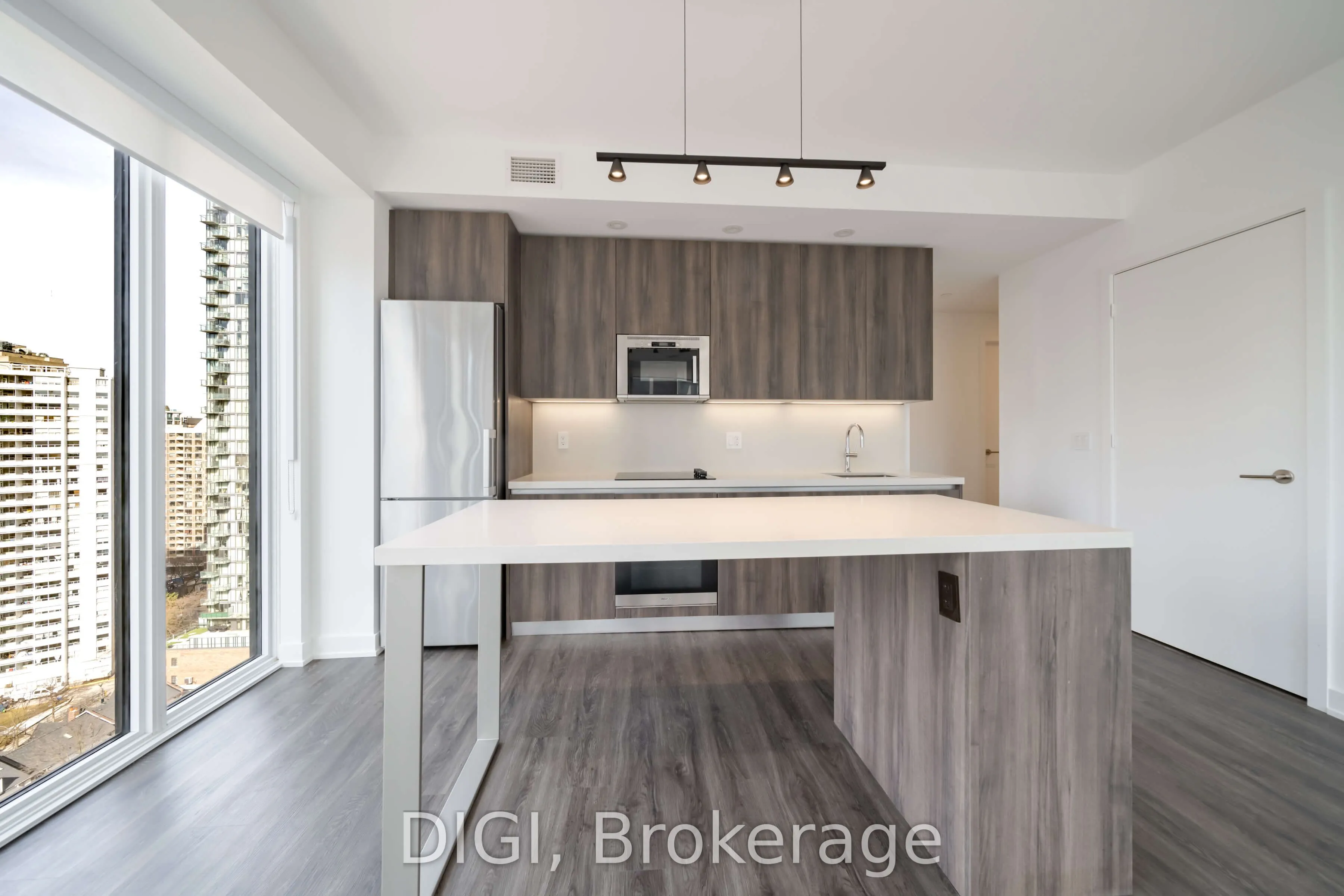 8 Gloucester Street #2406