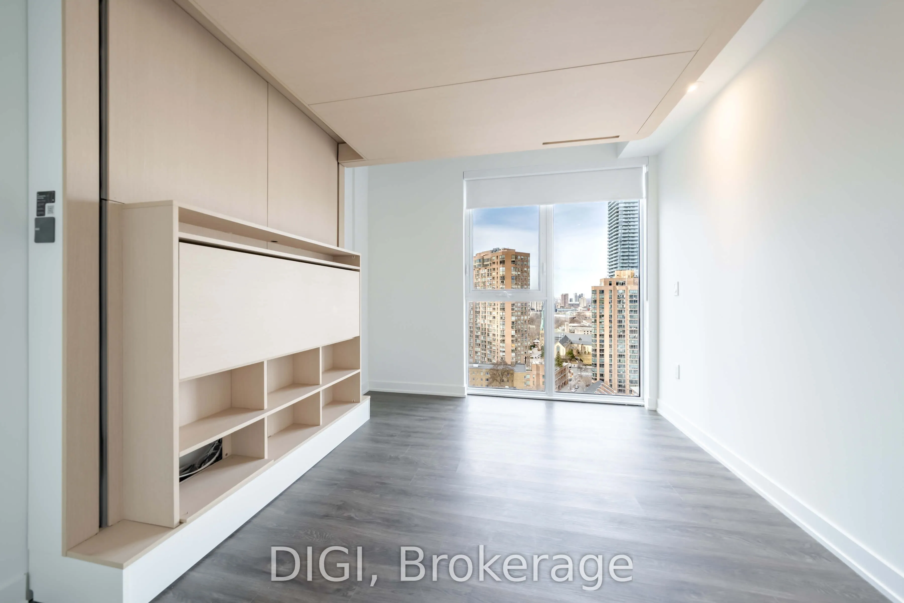 8 Gloucester Street #2406