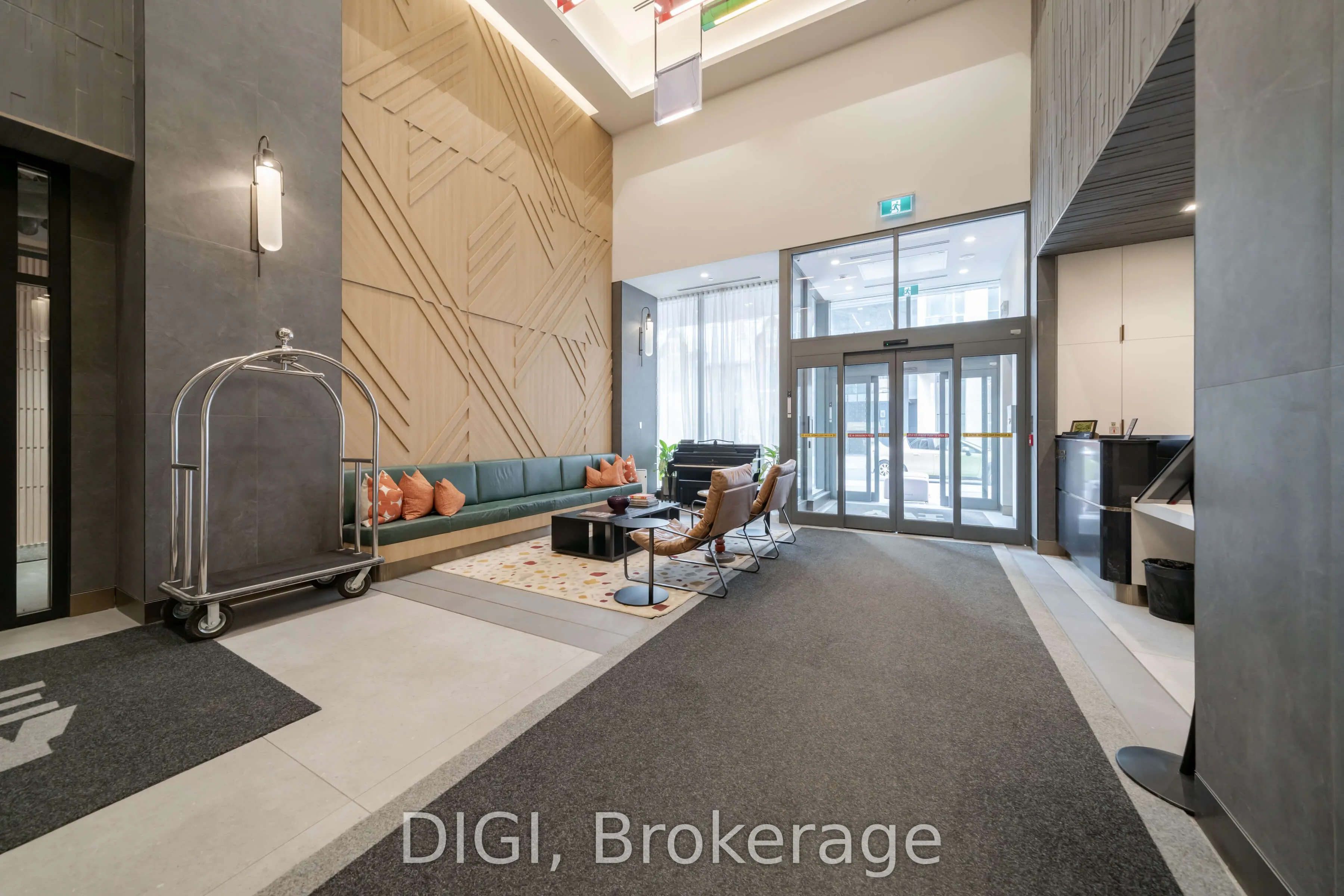 8 Gloucester Street #2406
