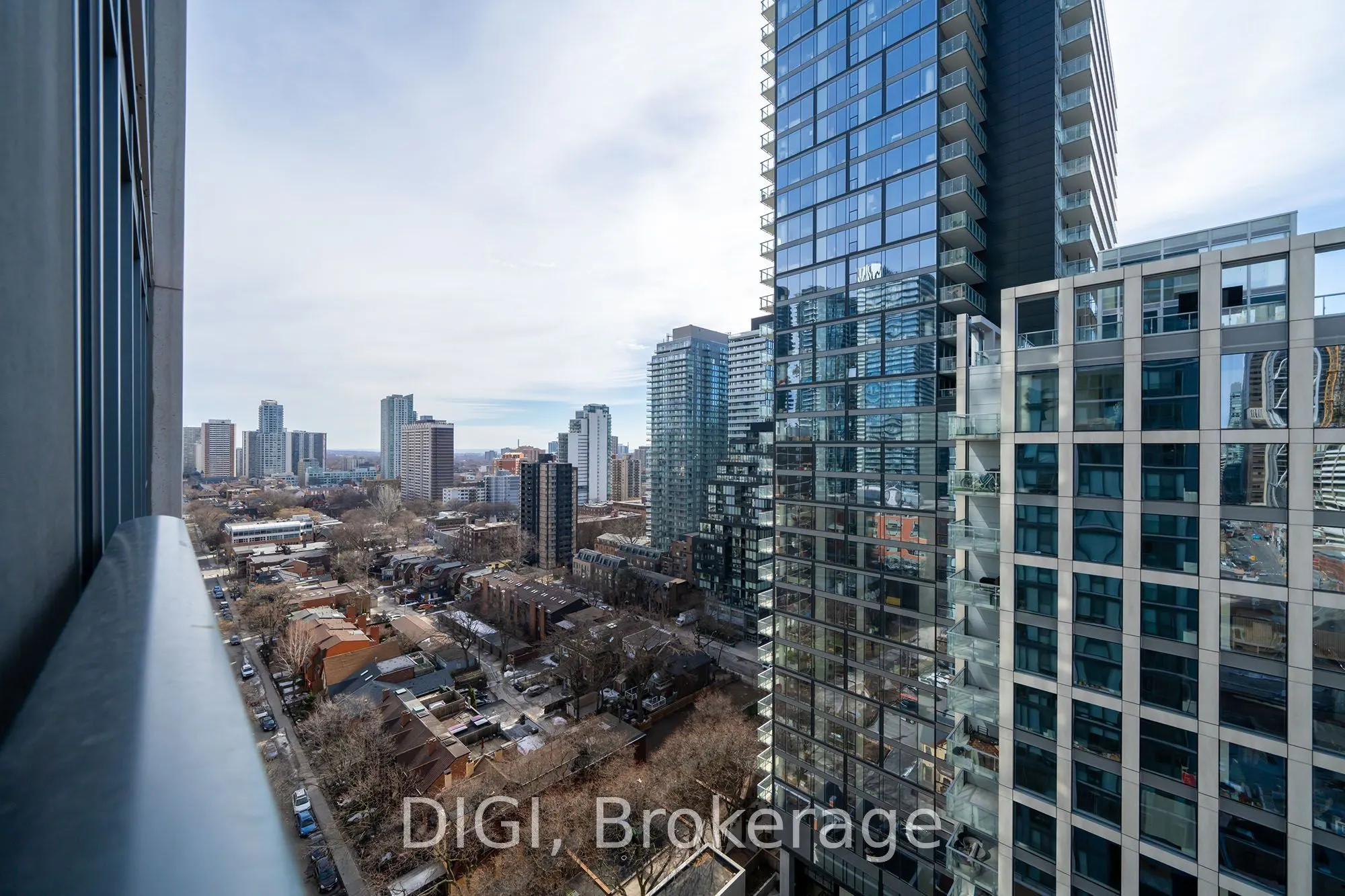 8 Gloucester Street #2406