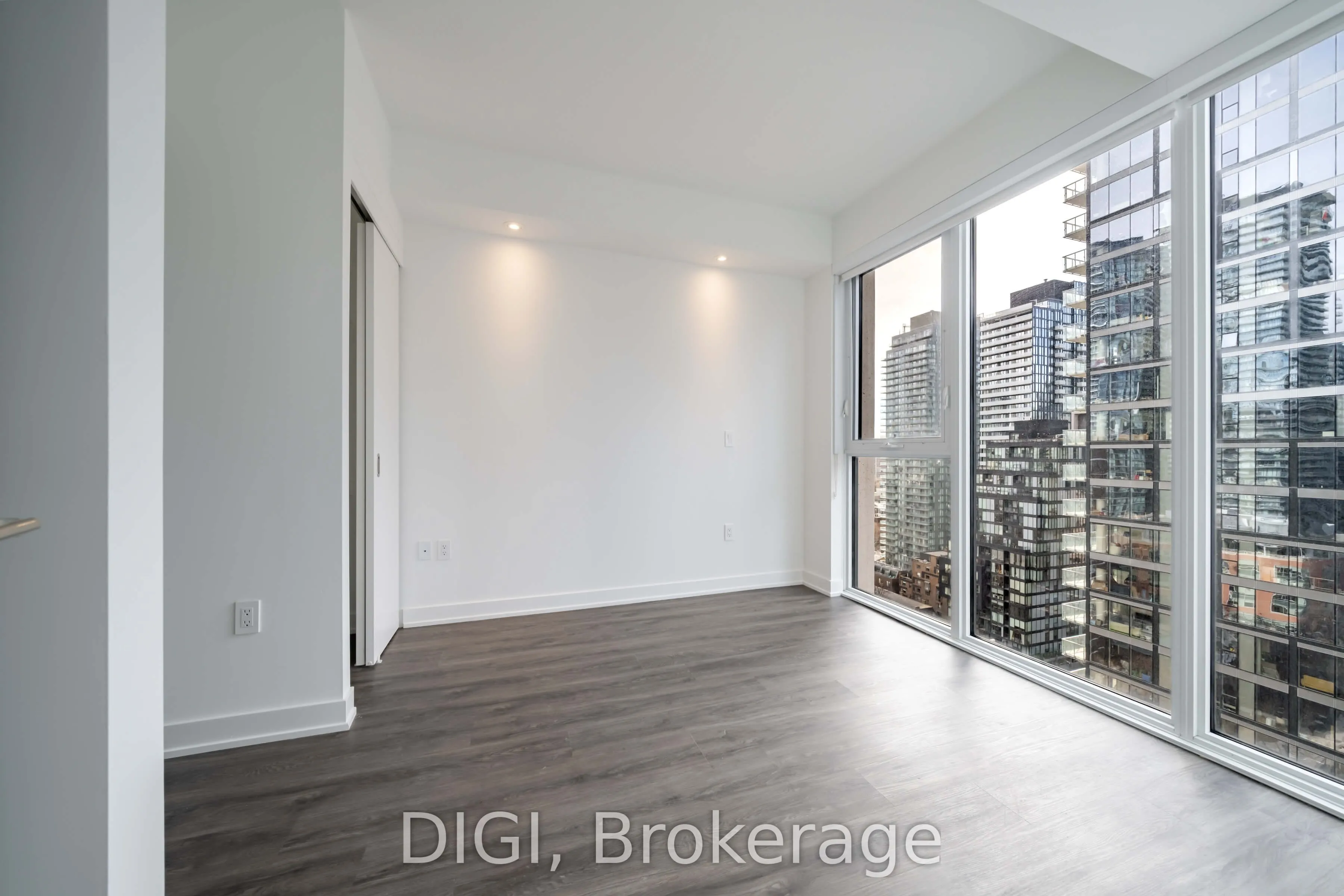8 Gloucester Street #2406