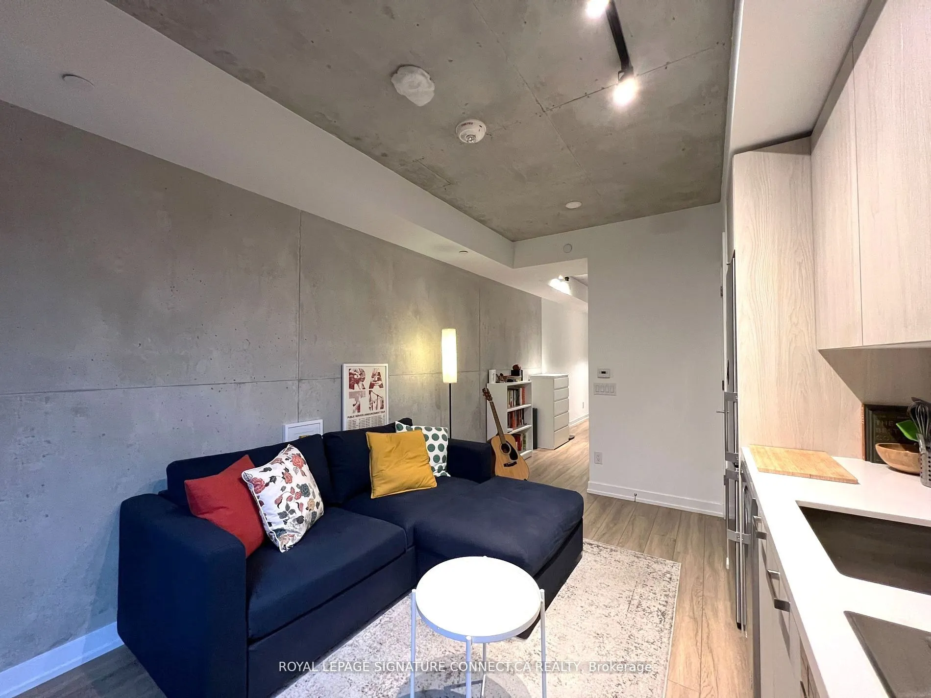 458 Richmond Street W #1006