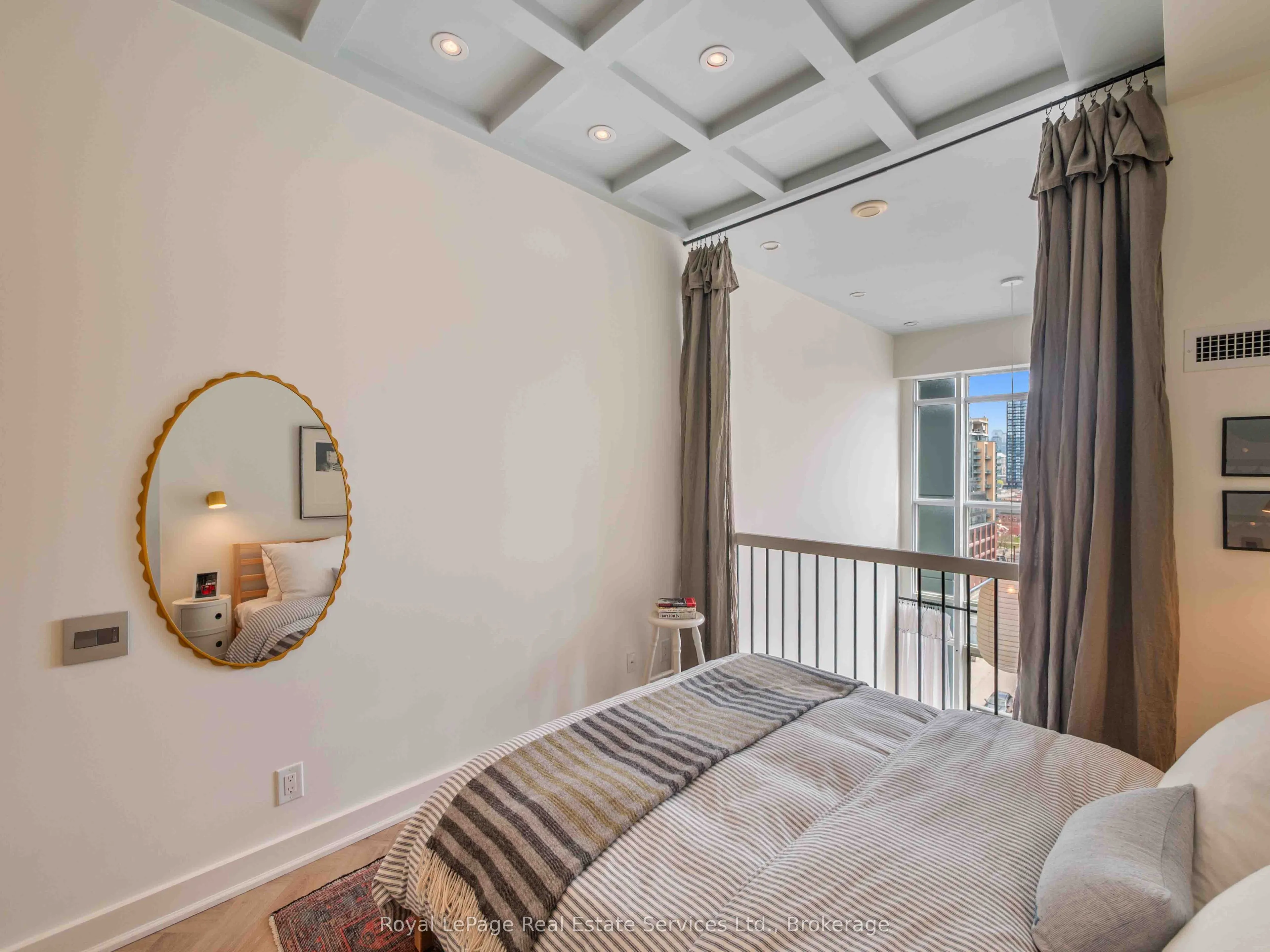 5 Hanna Avenue #729