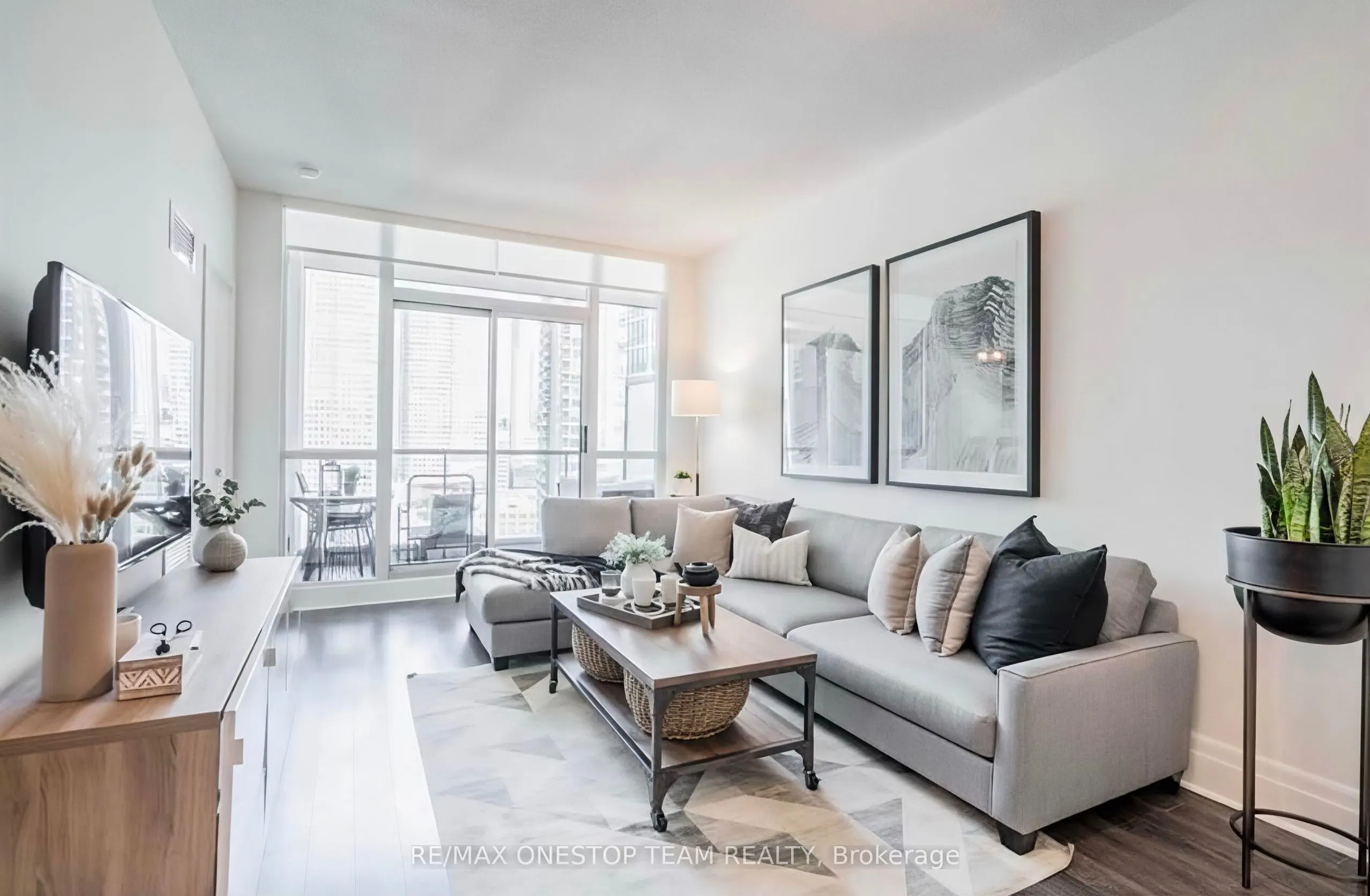 12 Yonge Street #2211