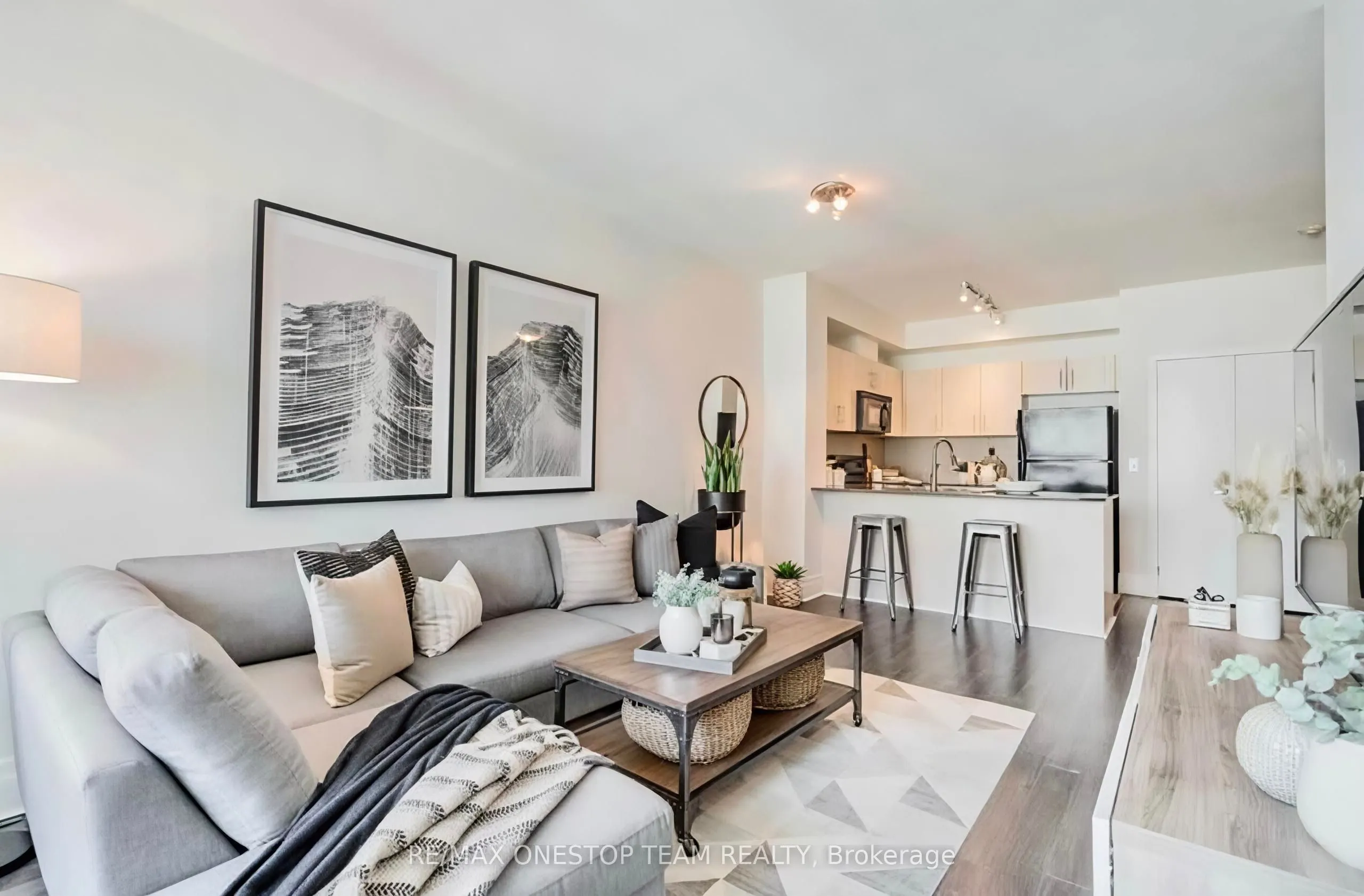 12 Yonge Street #2211