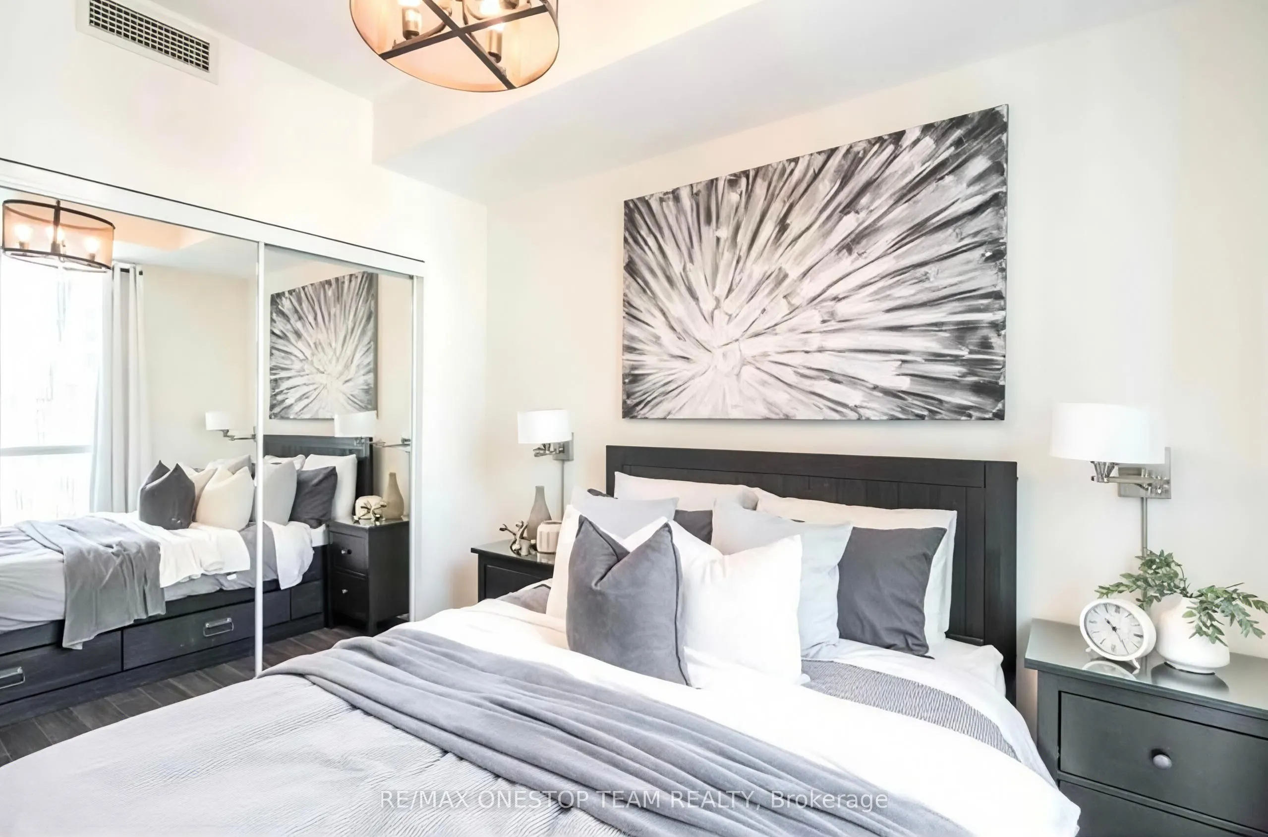 12 Yonge Street #2211