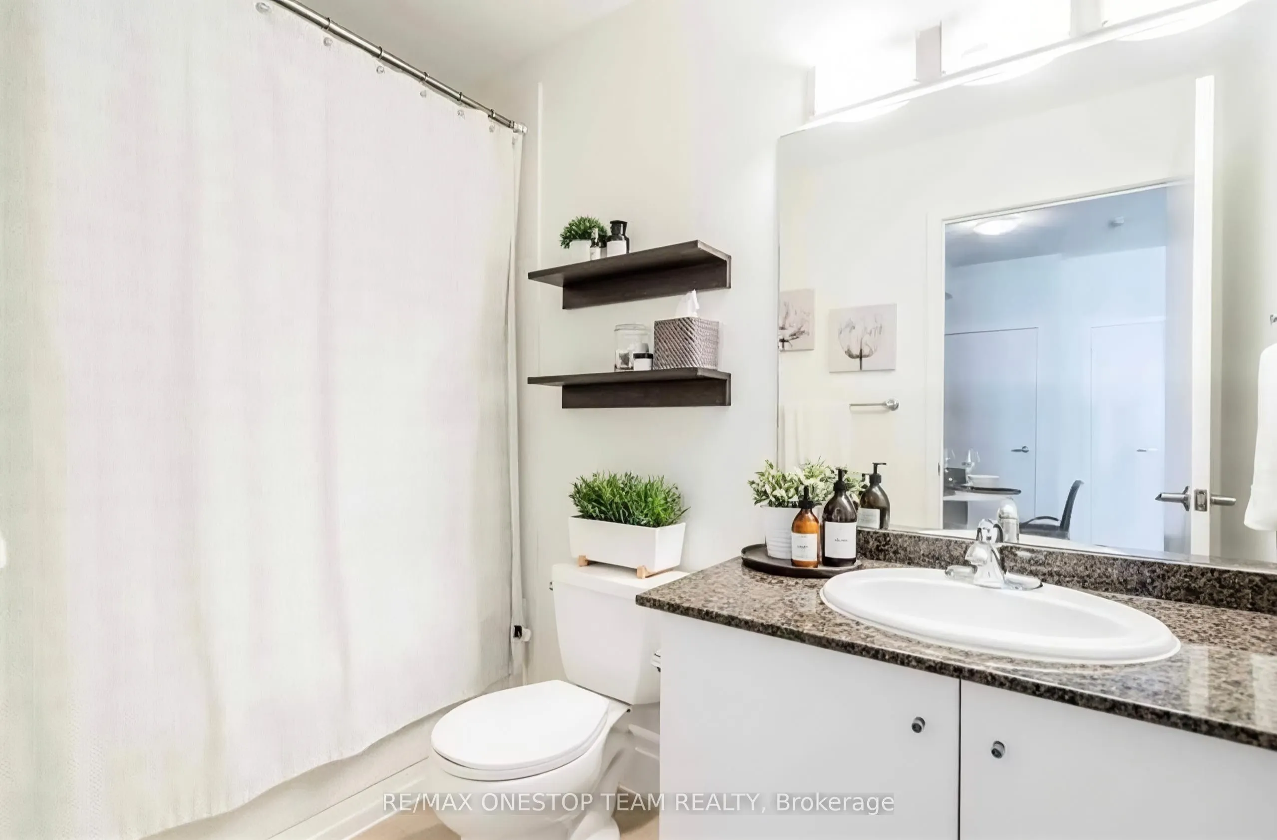 12 Yonge Street #2211