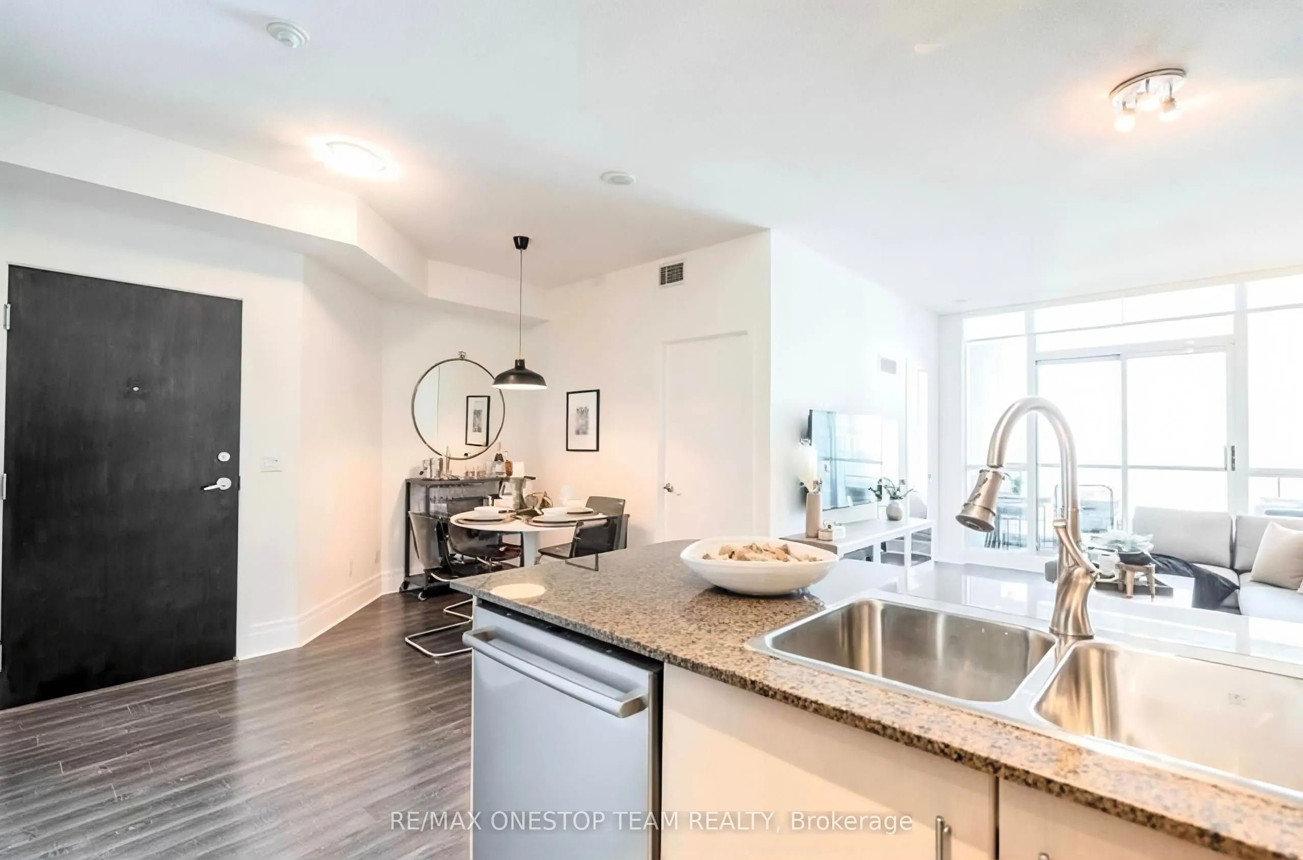 12 Yonge Street #2211