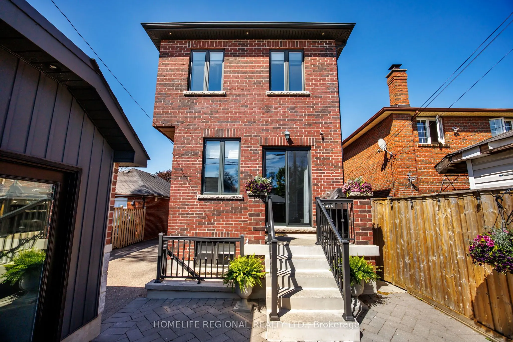 313 Robina Avenue