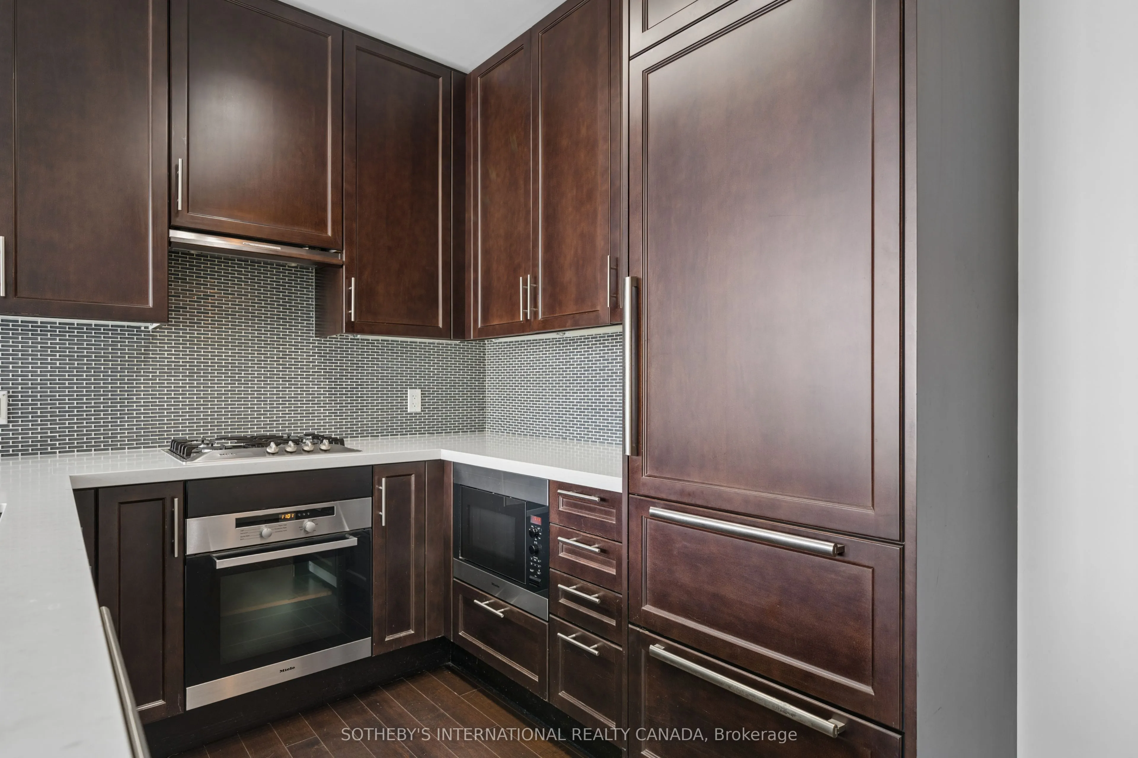 39 Queens Quay E #502