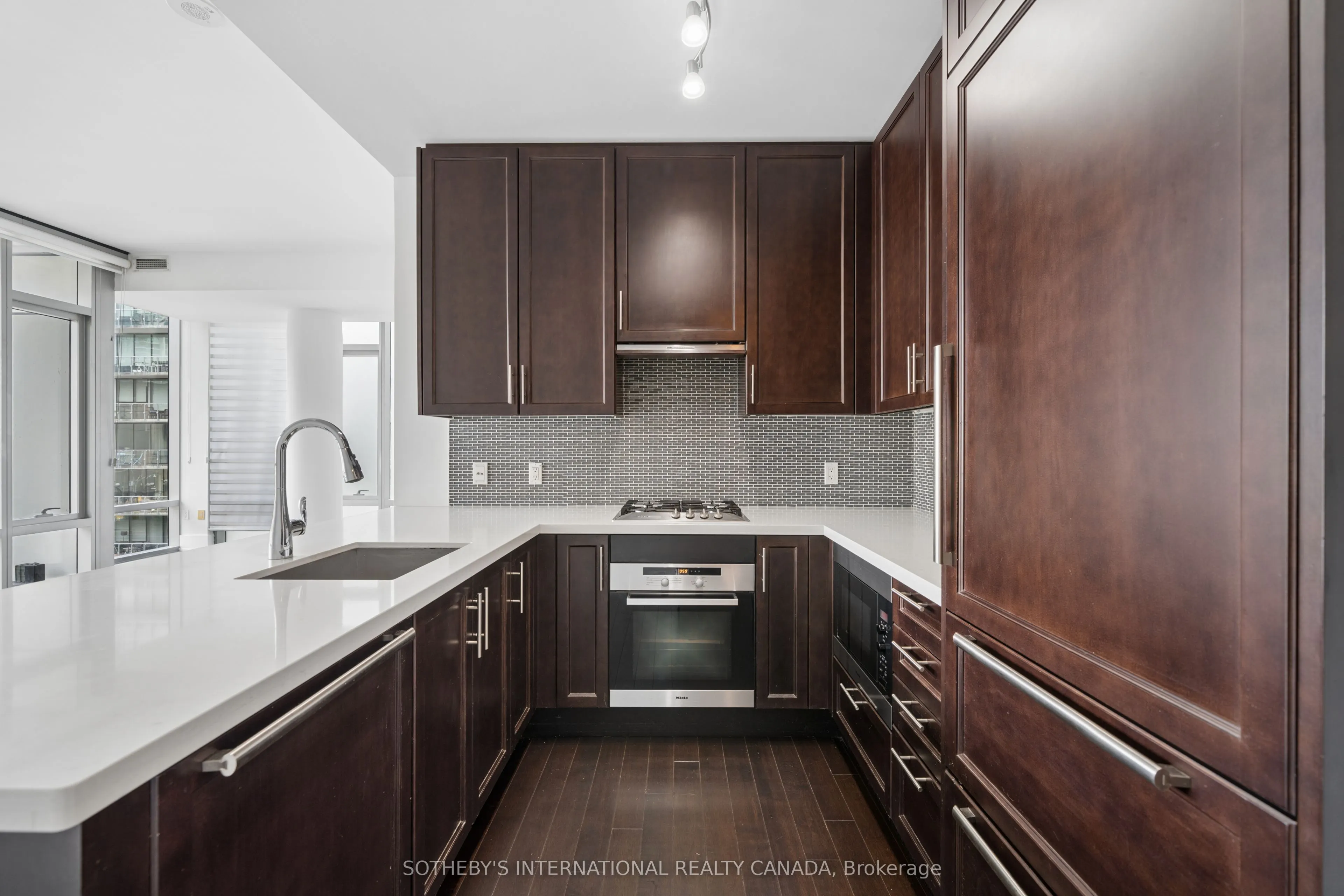 39 Queens Quay E #502