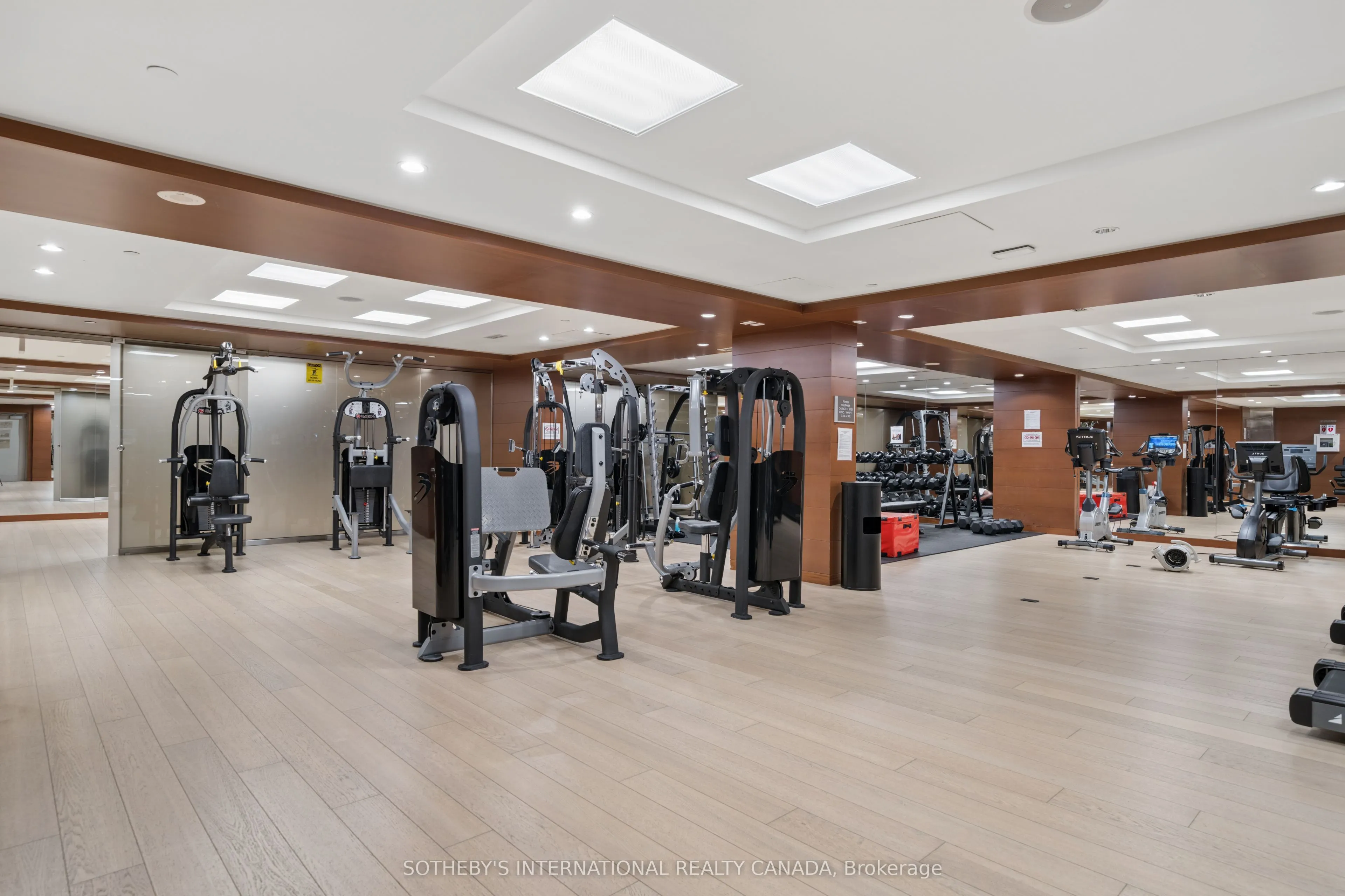 39 Queens Quay E #502