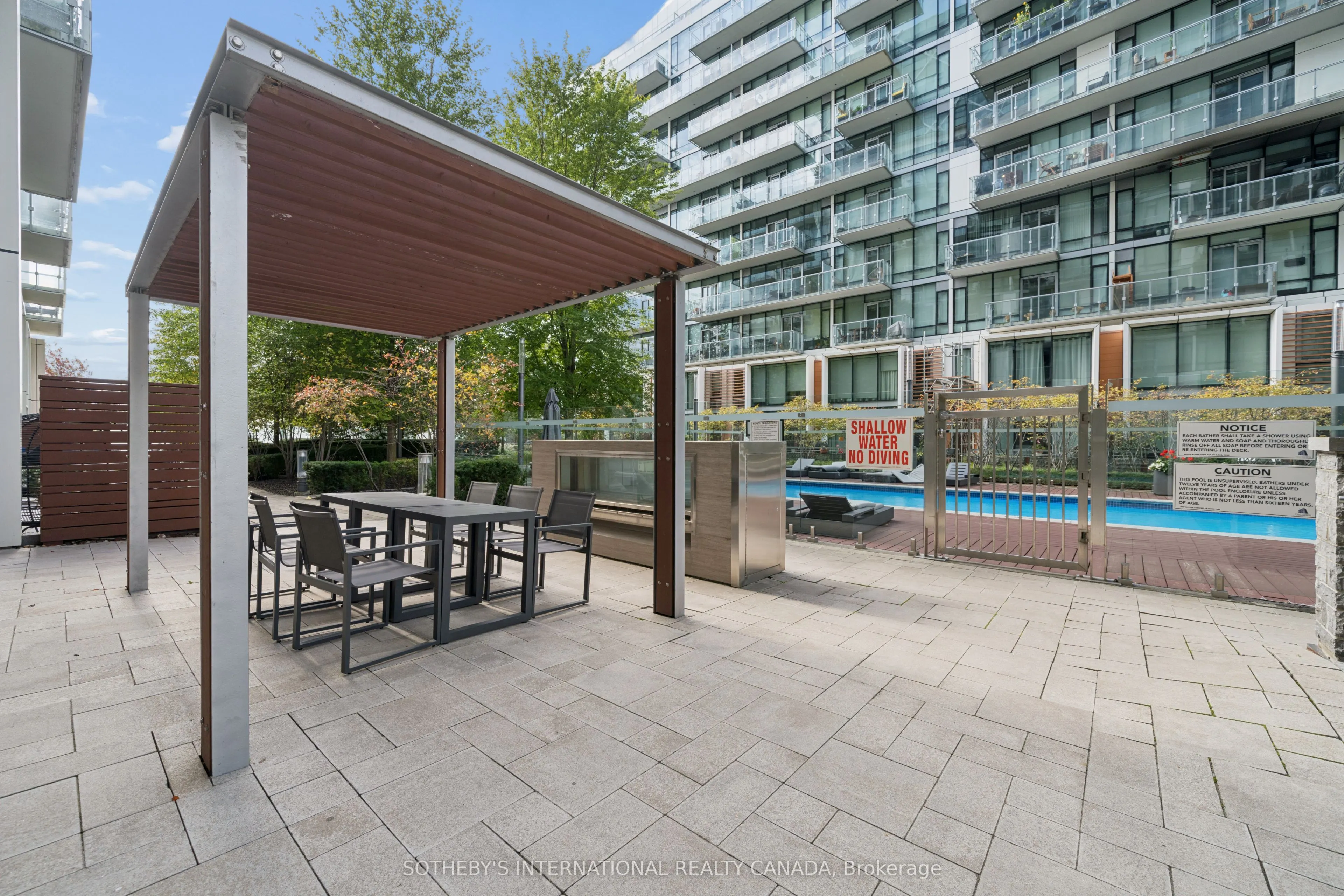 39 Queens Quay E #502