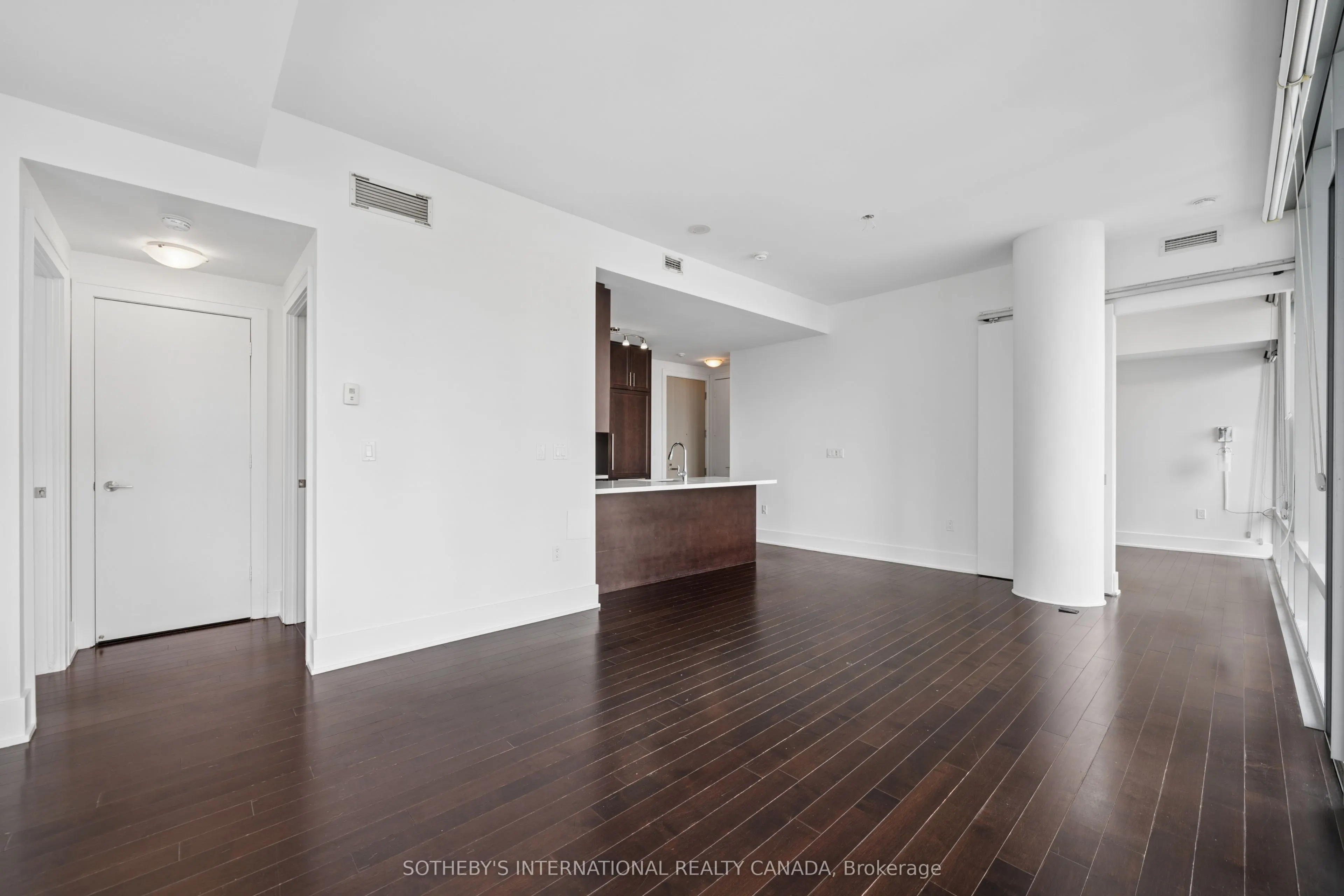 39 Queens Quay E #502