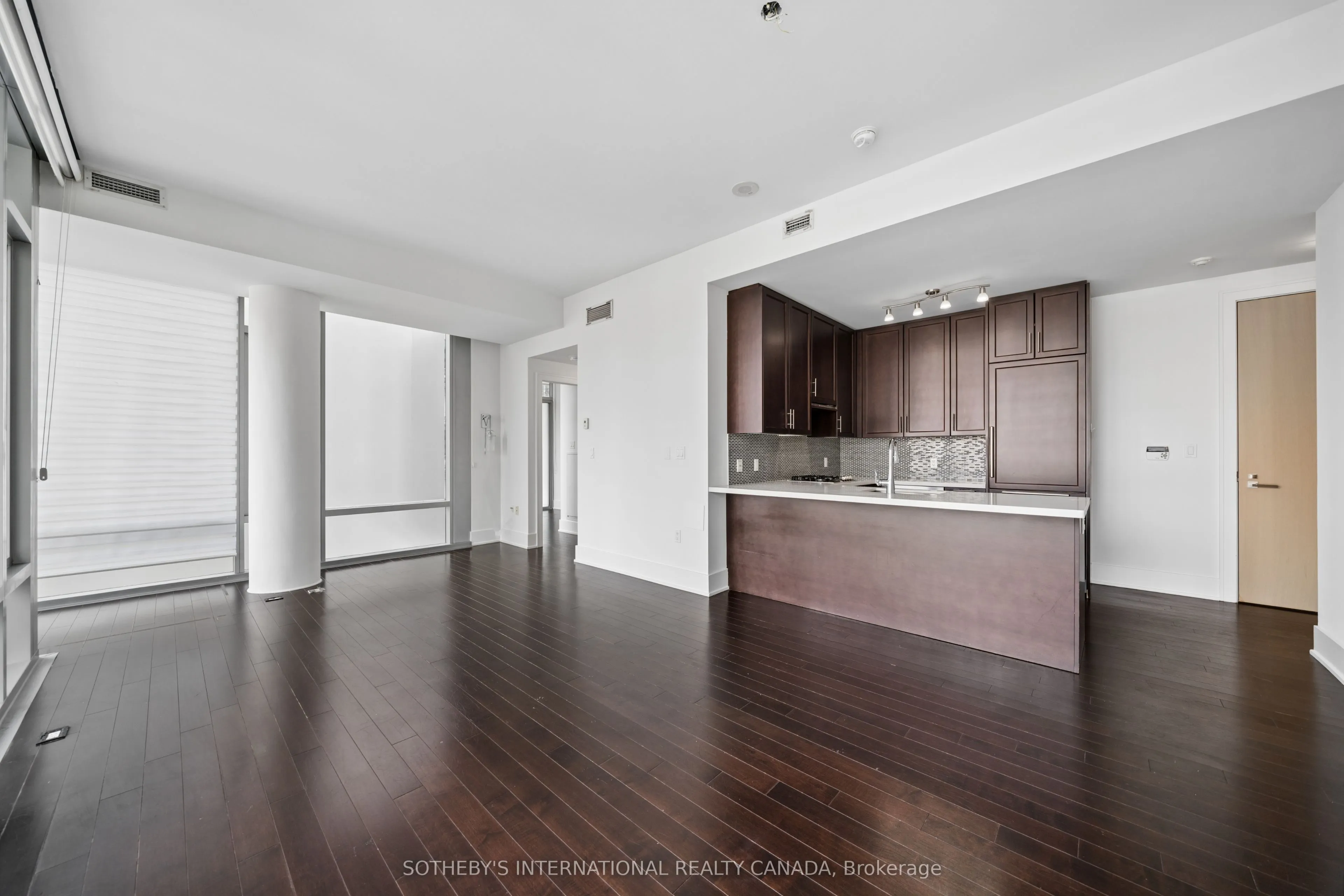 39 Queens Quay E #502