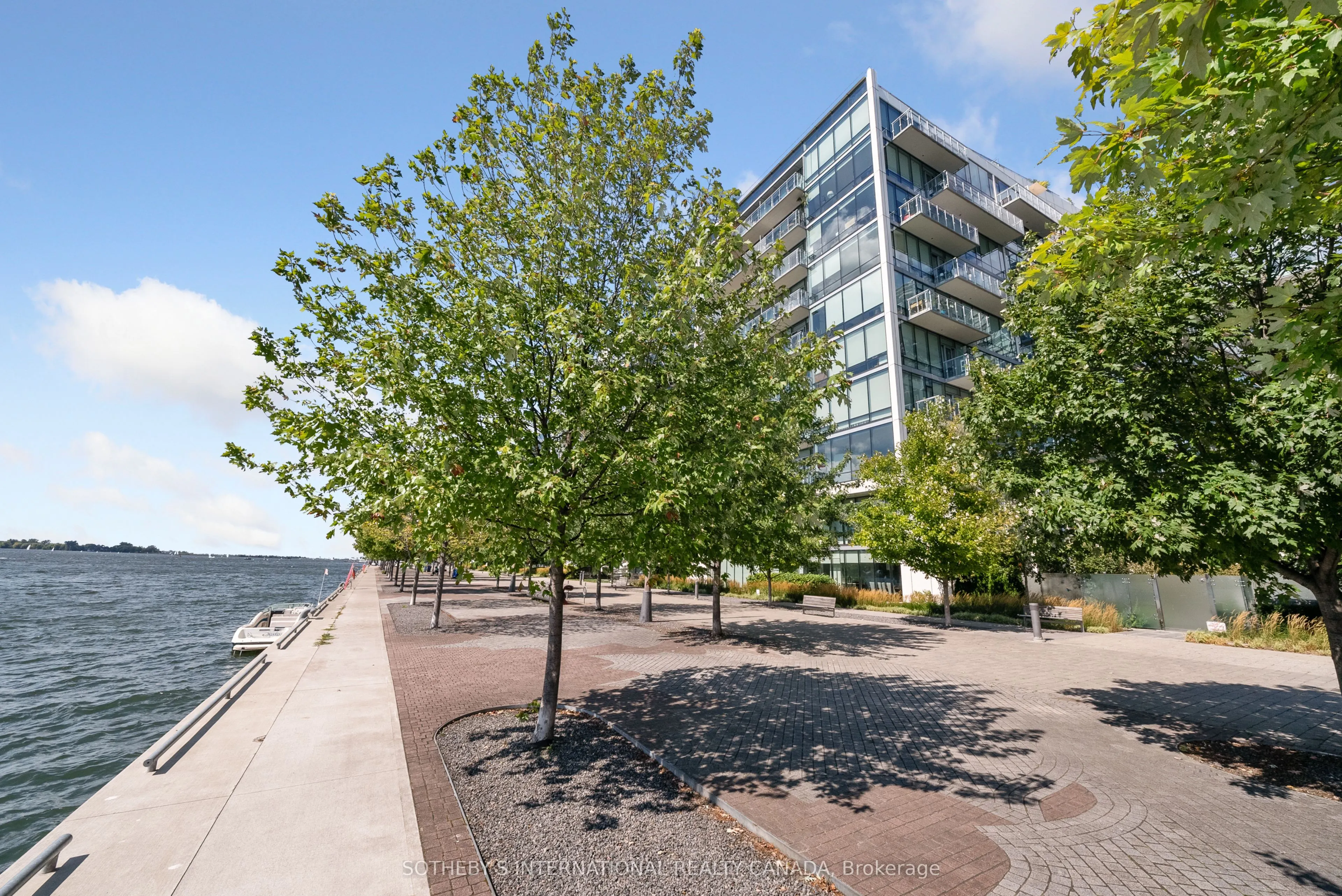 39 Queens Quay E #502