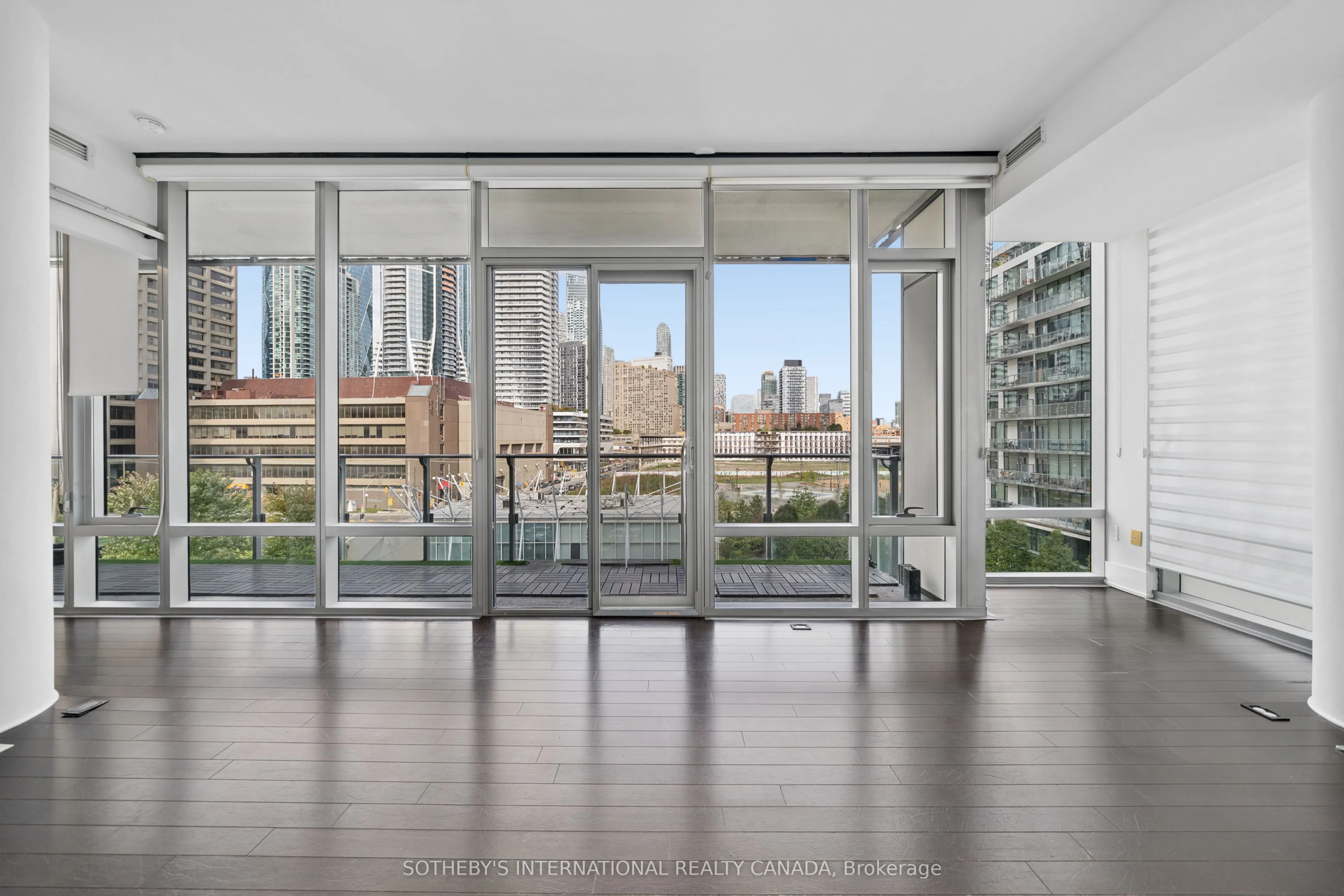 39 Queens Quay E #502