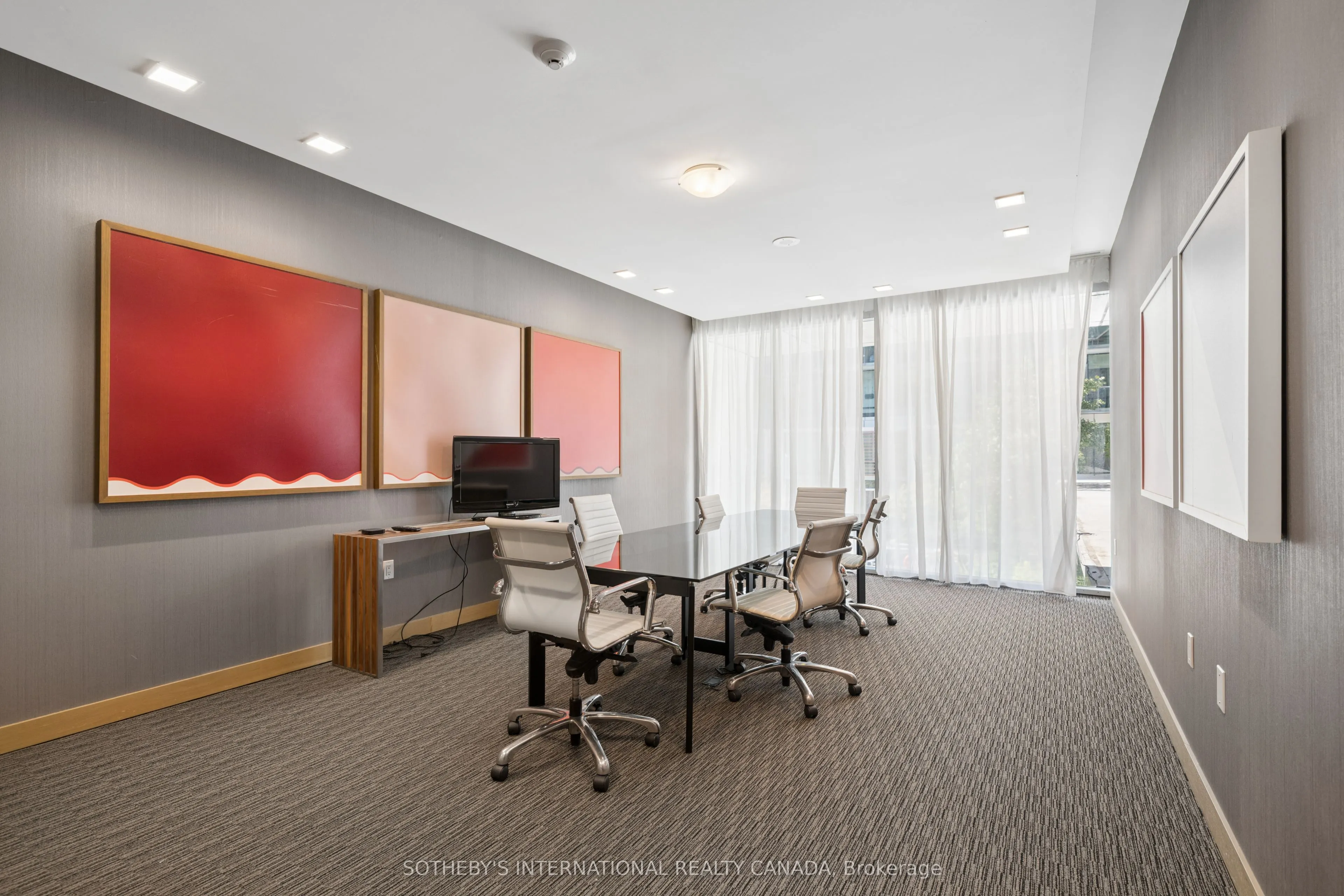 39 Queens Quay E #502