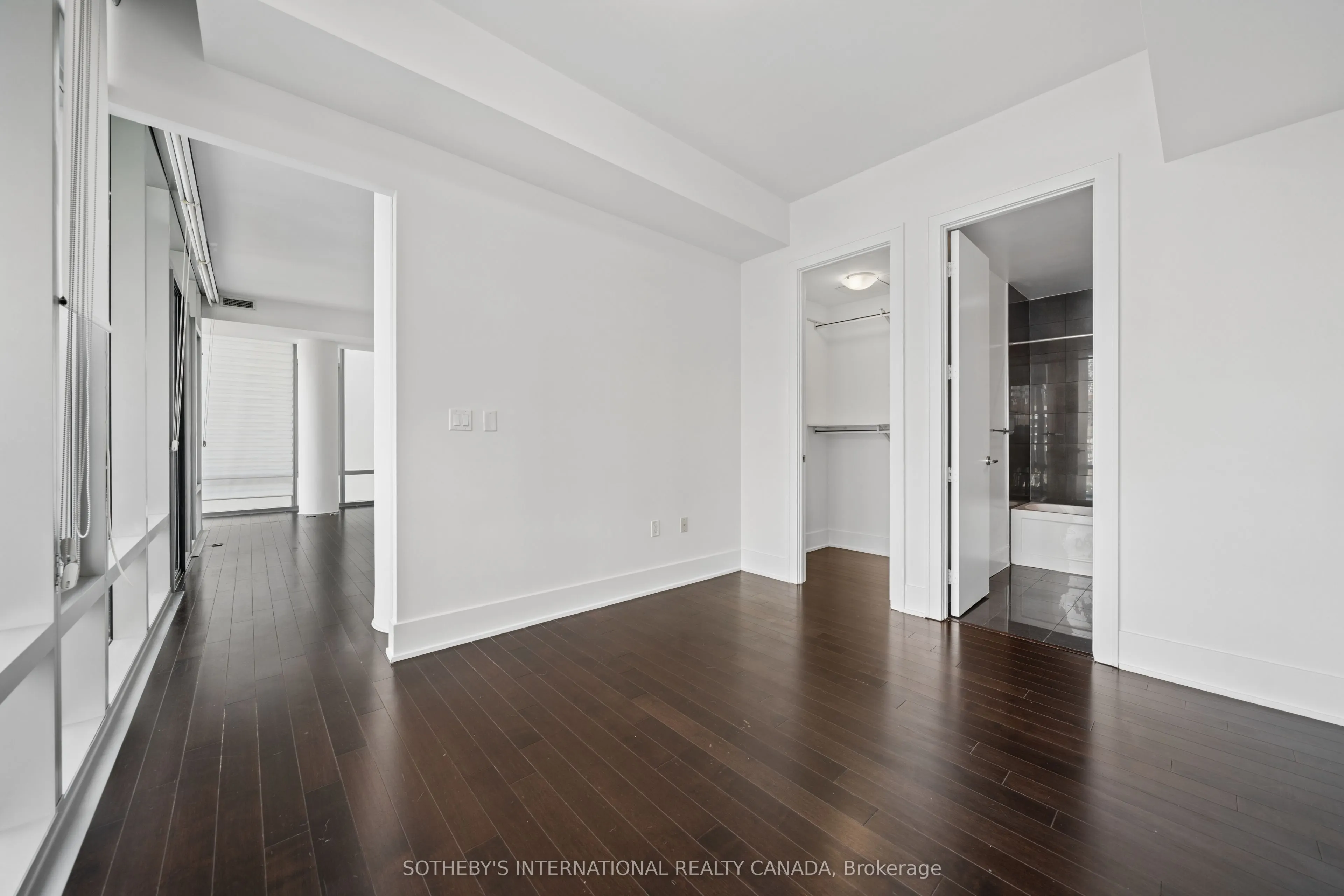 39 Queens Quay E #502