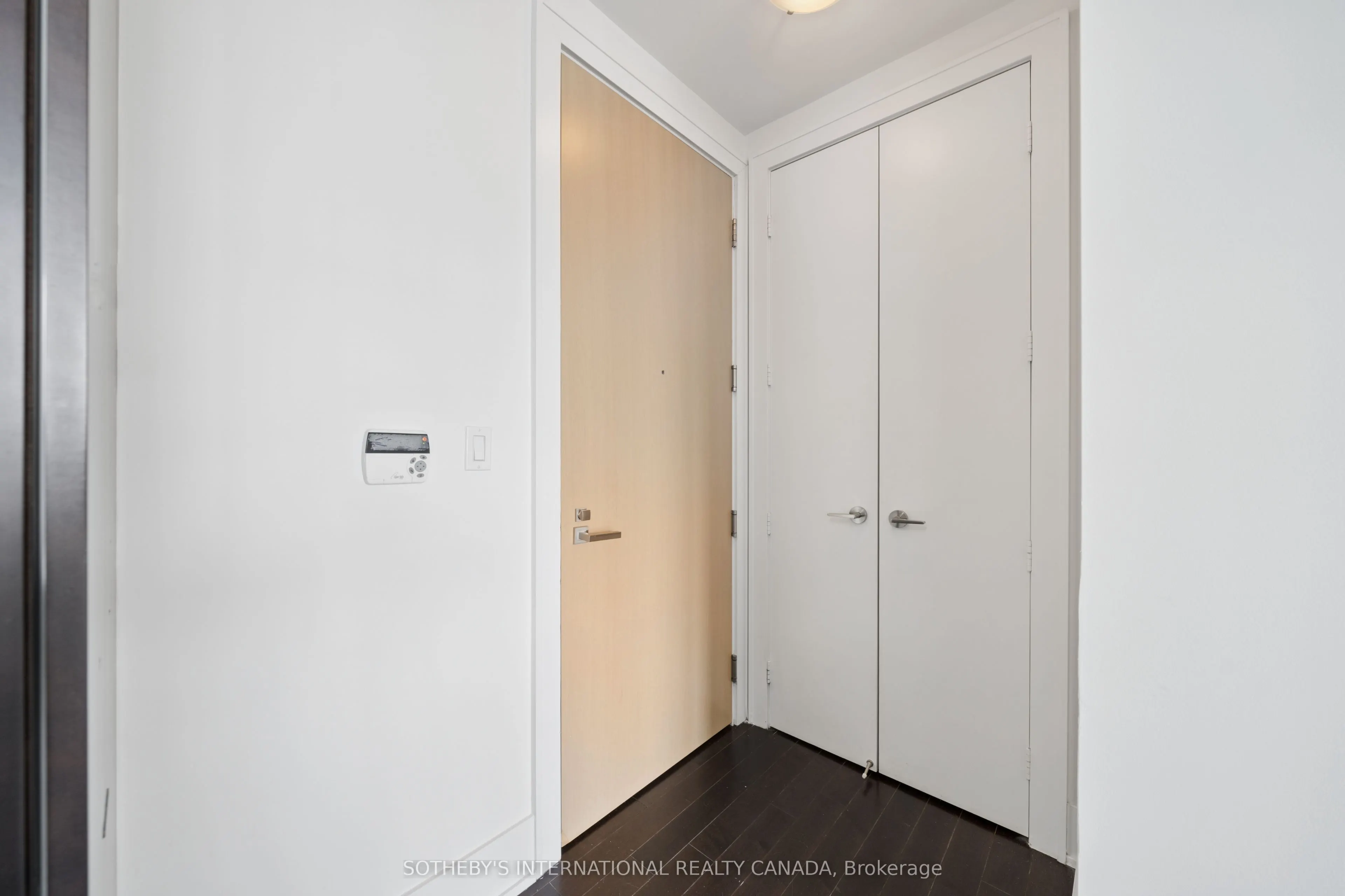 39 Queens Quay E #502