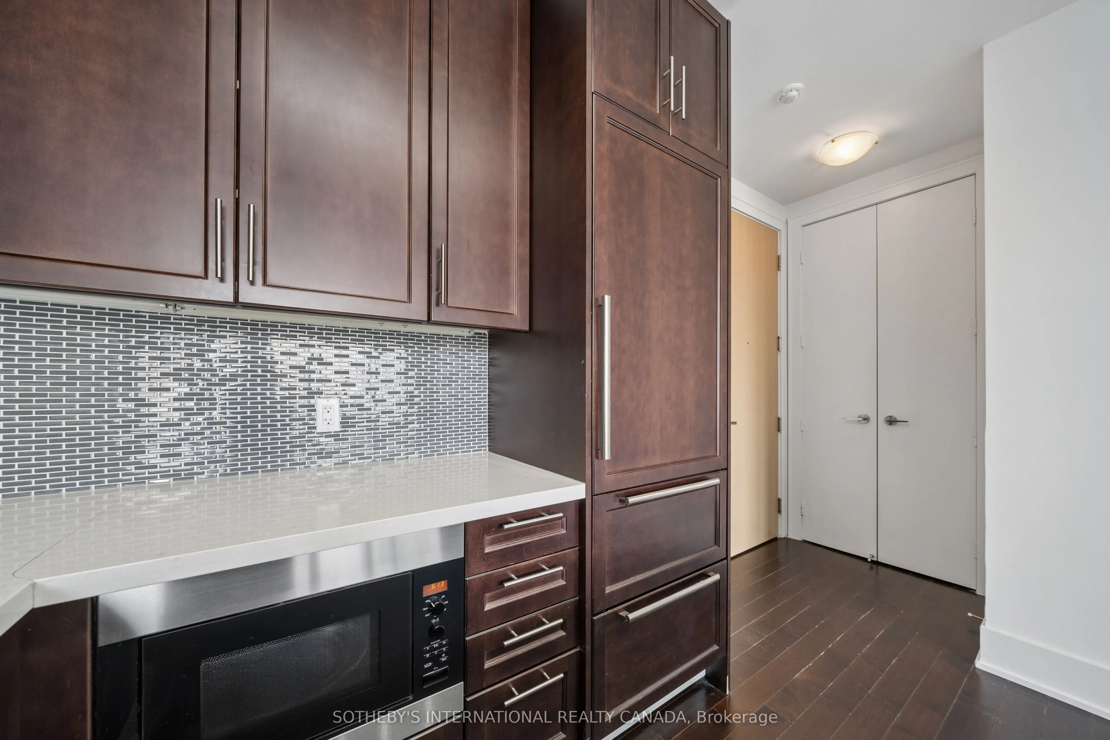 39 Queens Quay E #502