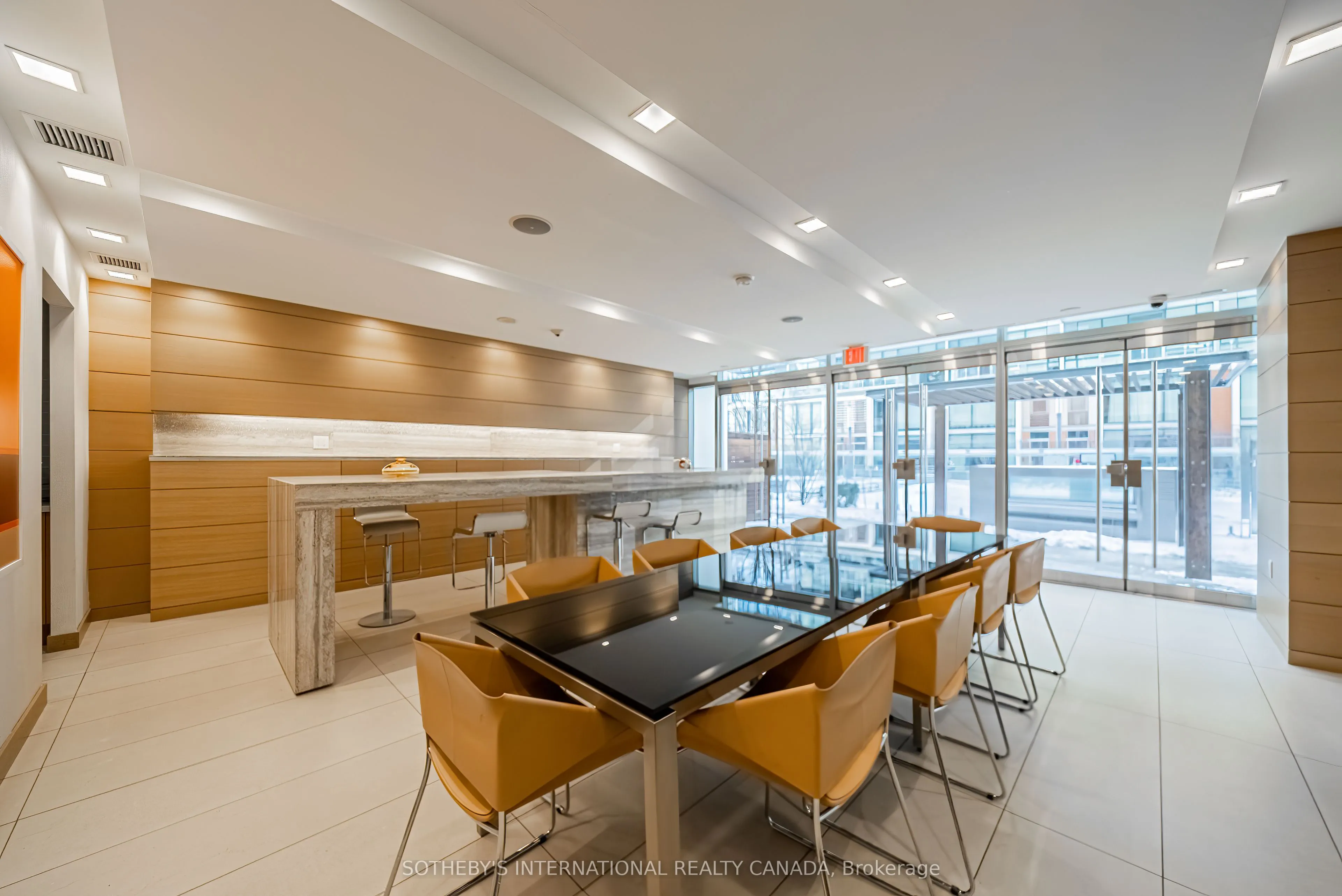 39 Queens Quay E #502