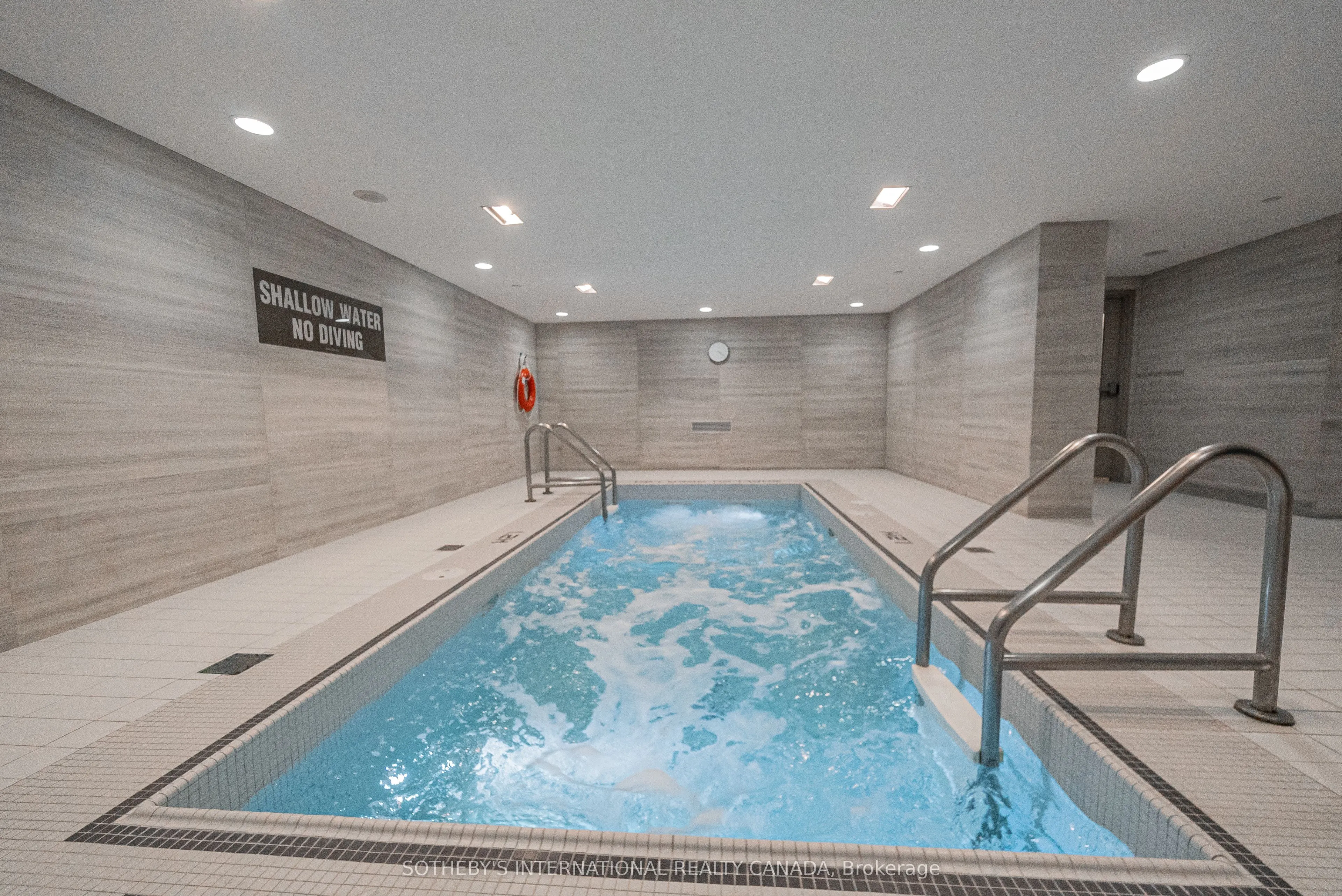 39 Queens Quay E #502