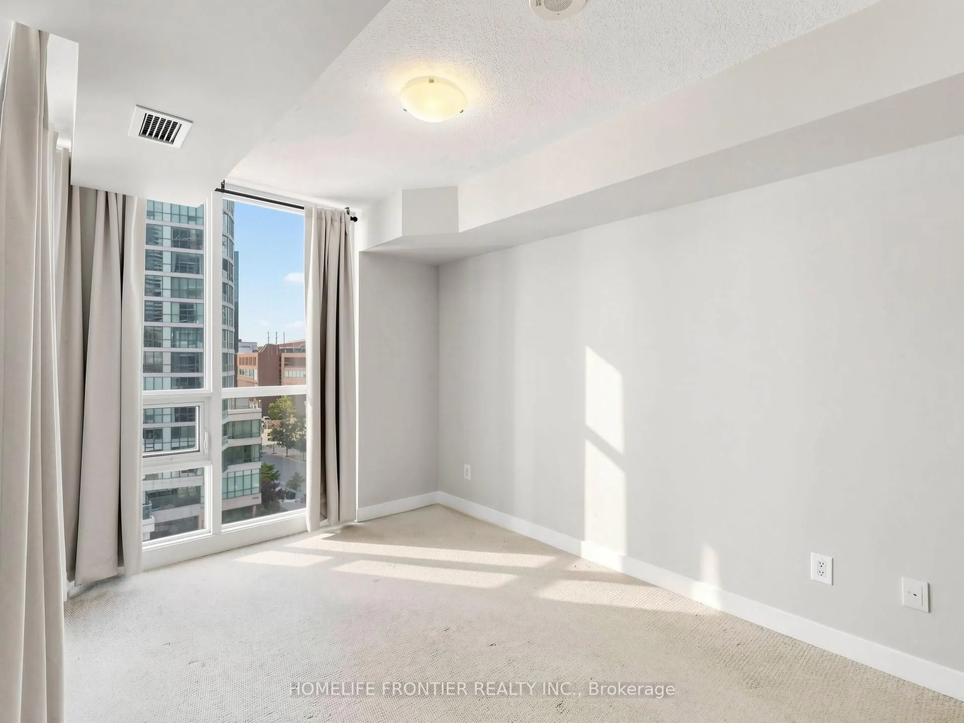 33 Bay Street #707